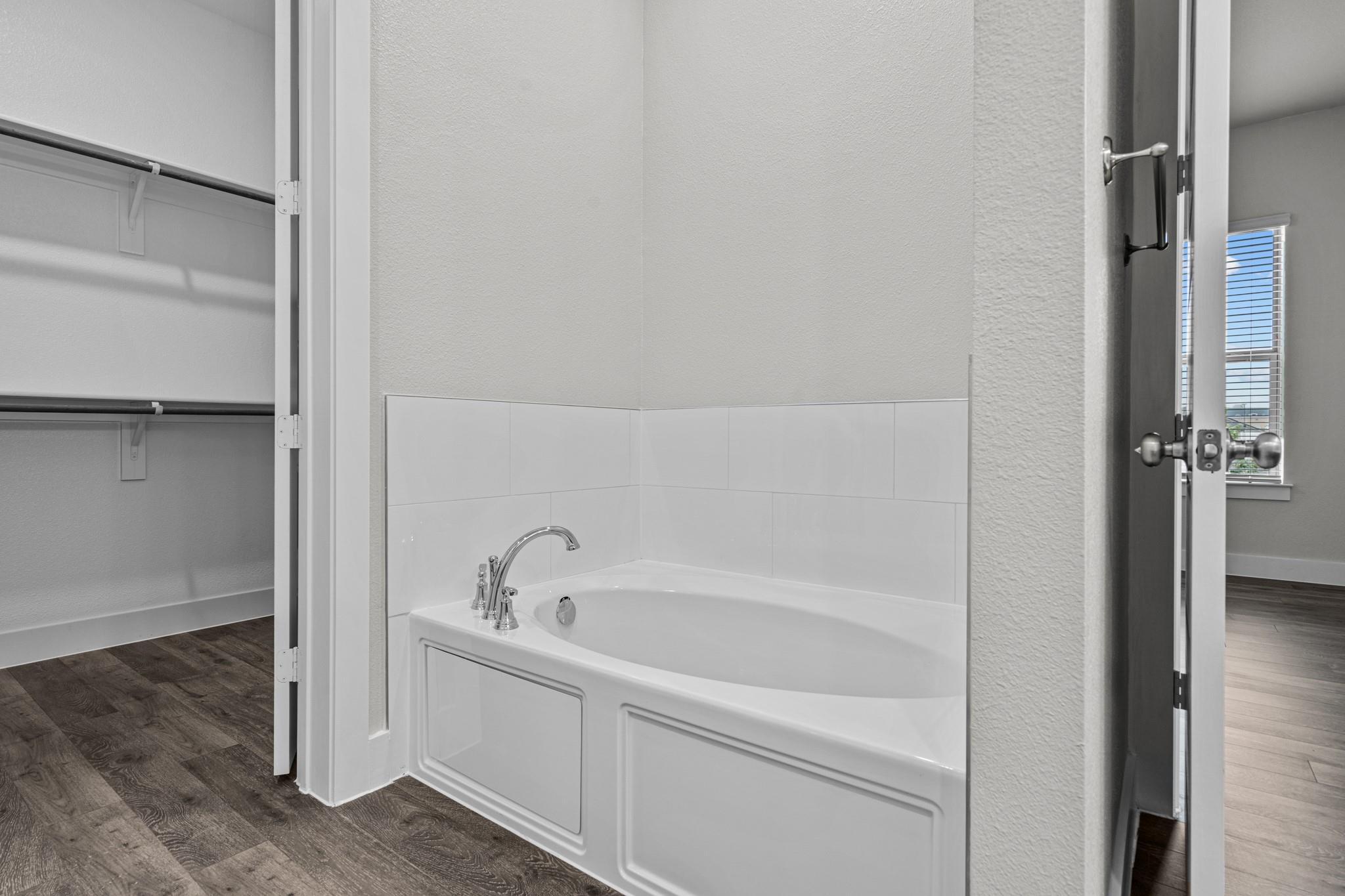 865 Limmer Loop #403 Property Photo 27
