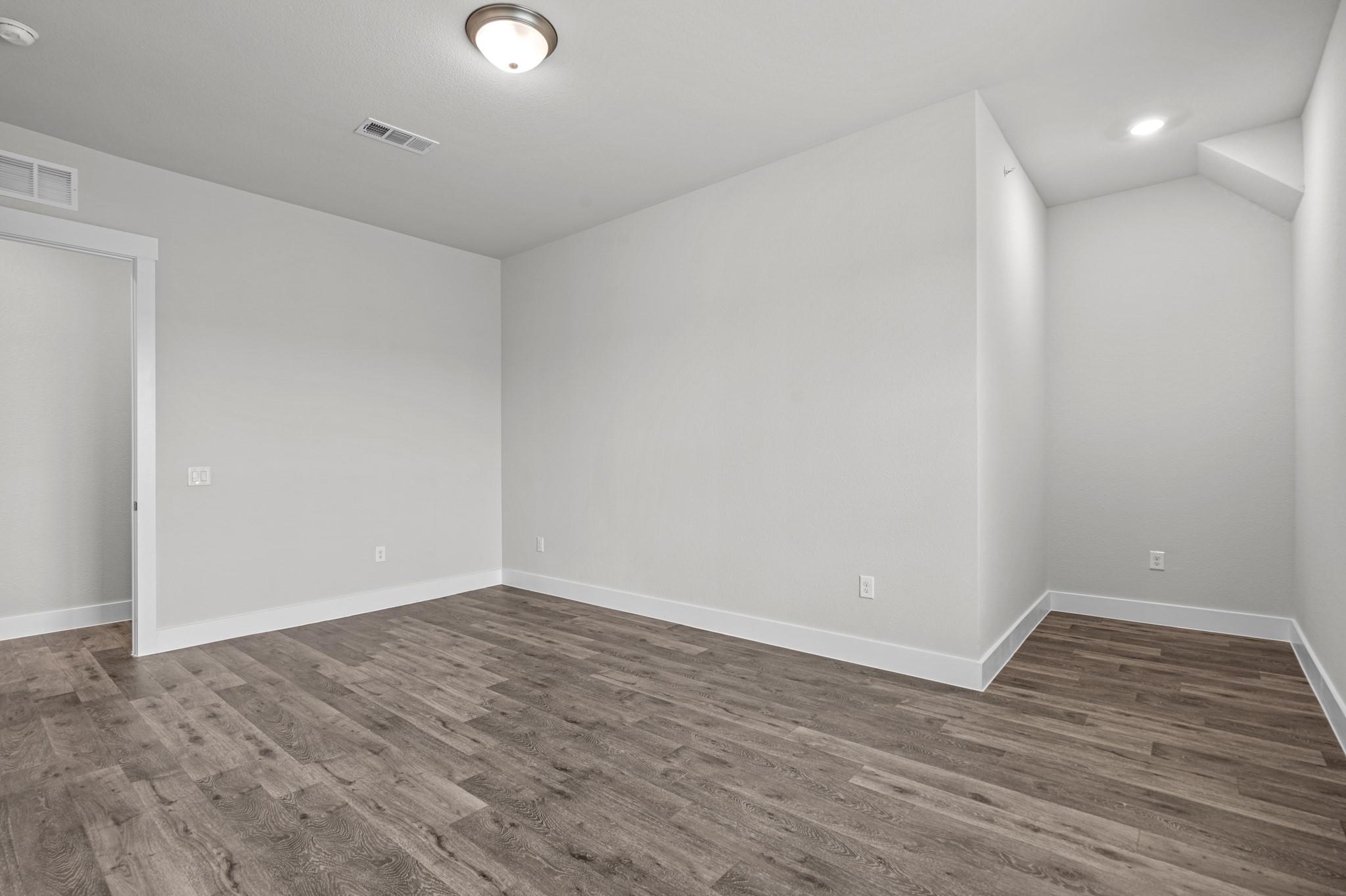 865 Limmer Loop #403 Property Photo 32
