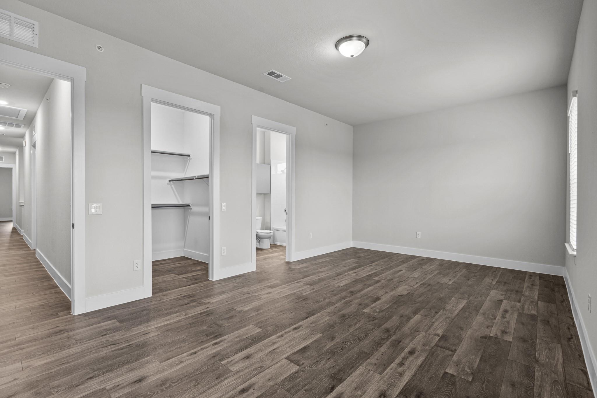 865 Limmer Loop #403 Property Photo 36