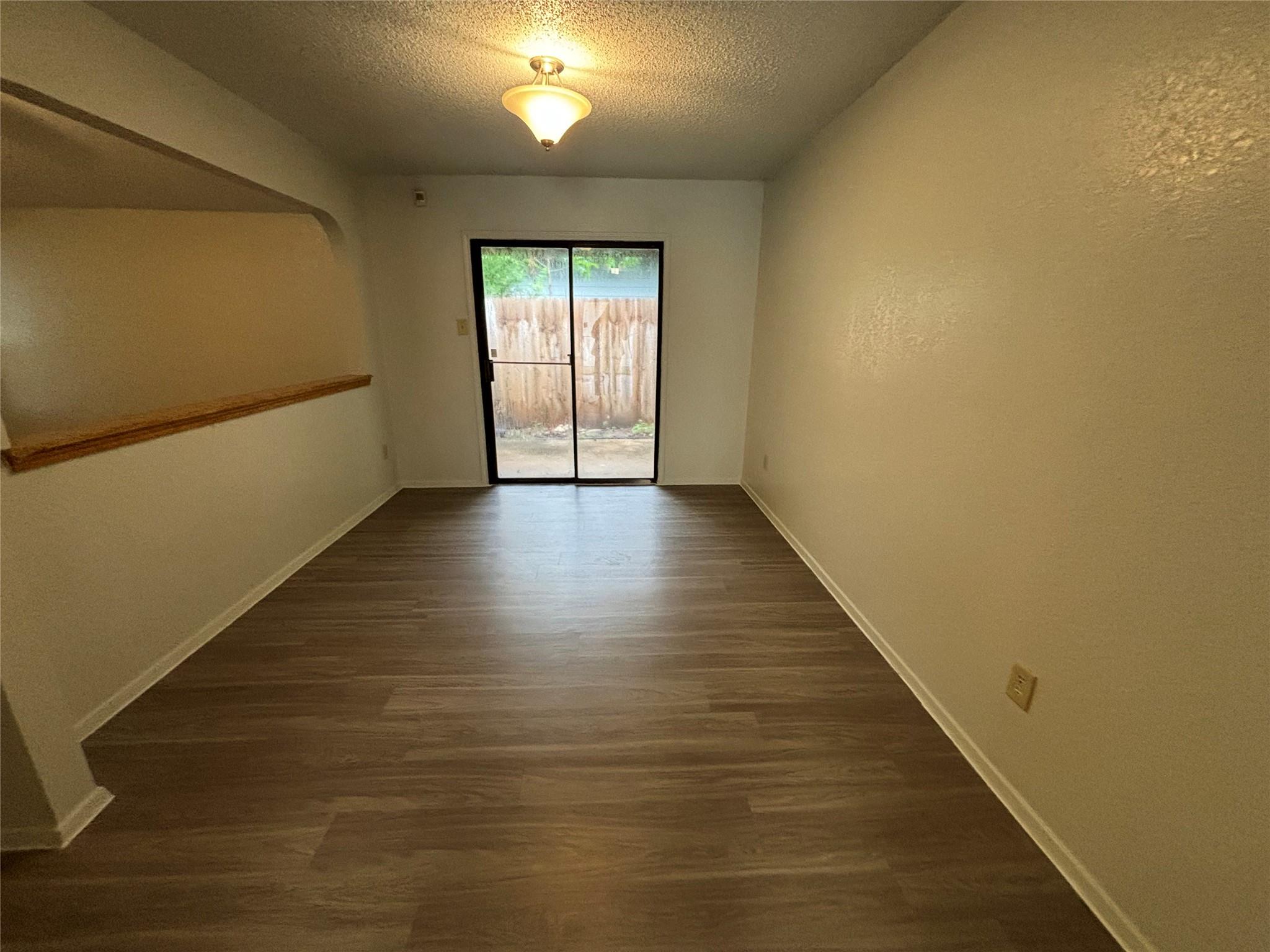 1112 Byers Ln Property Photo 5