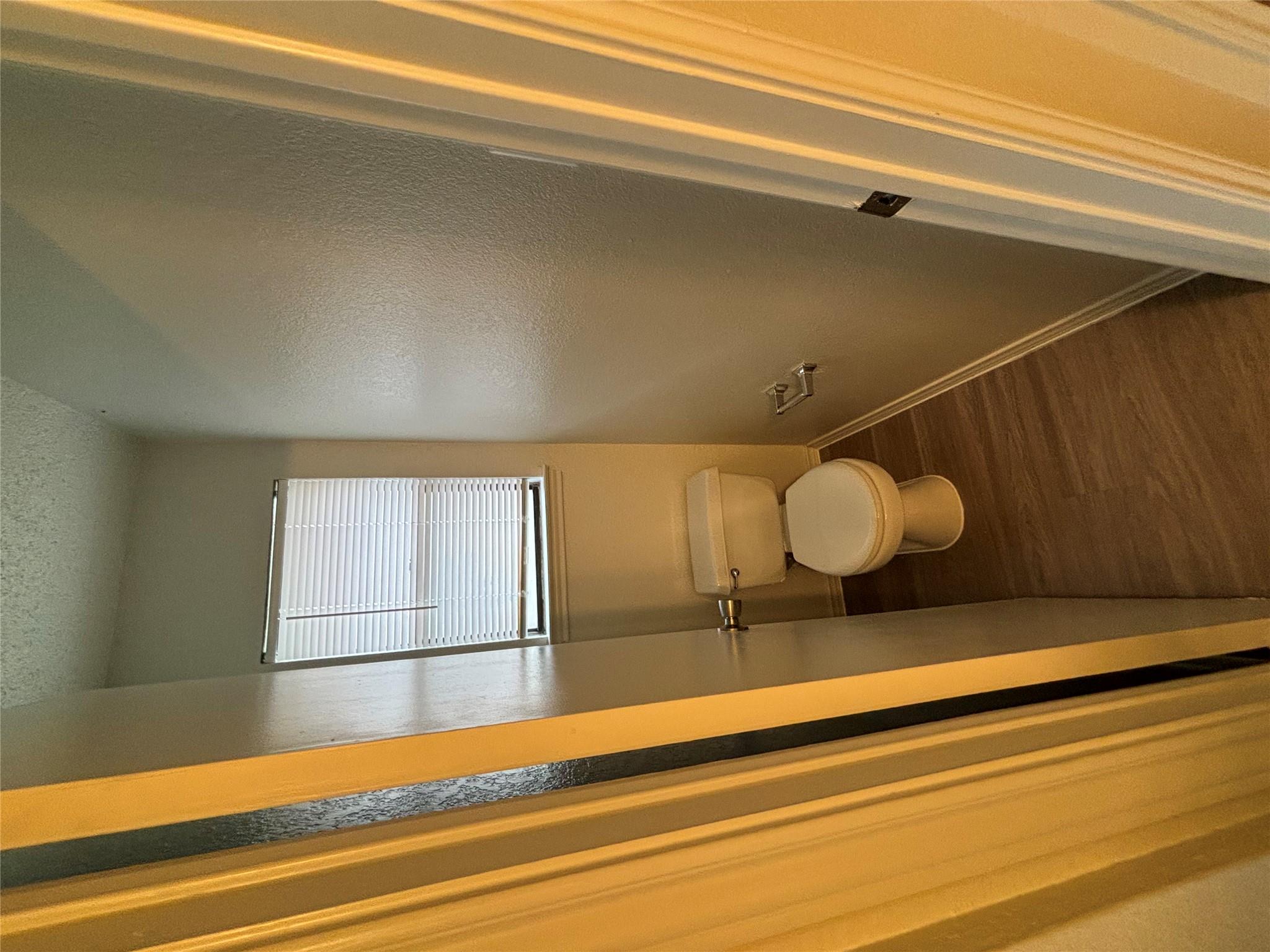 1112 Byers Ln Property Photo 12