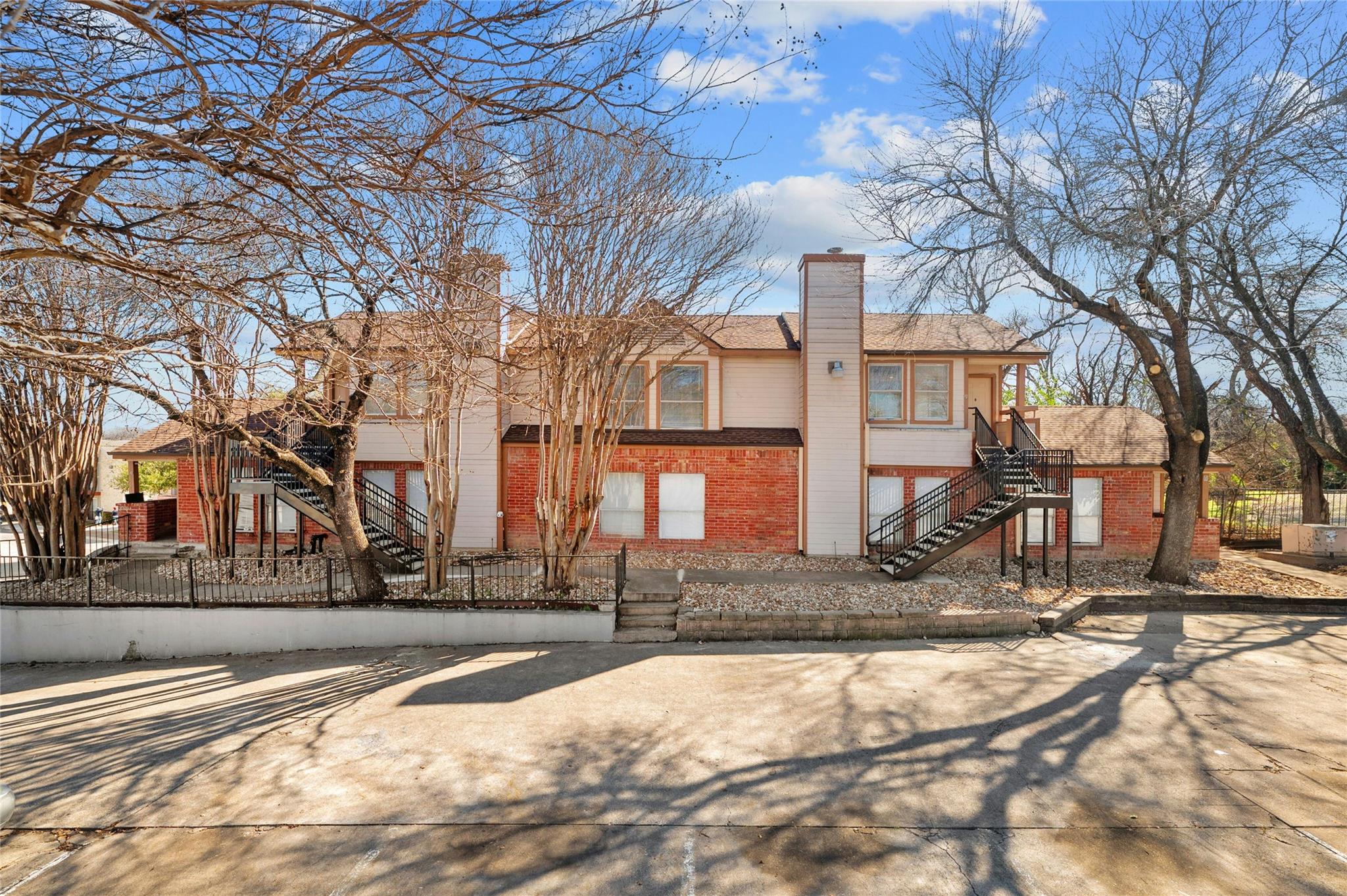 7111 E Highway 290 None E Property Photo 1