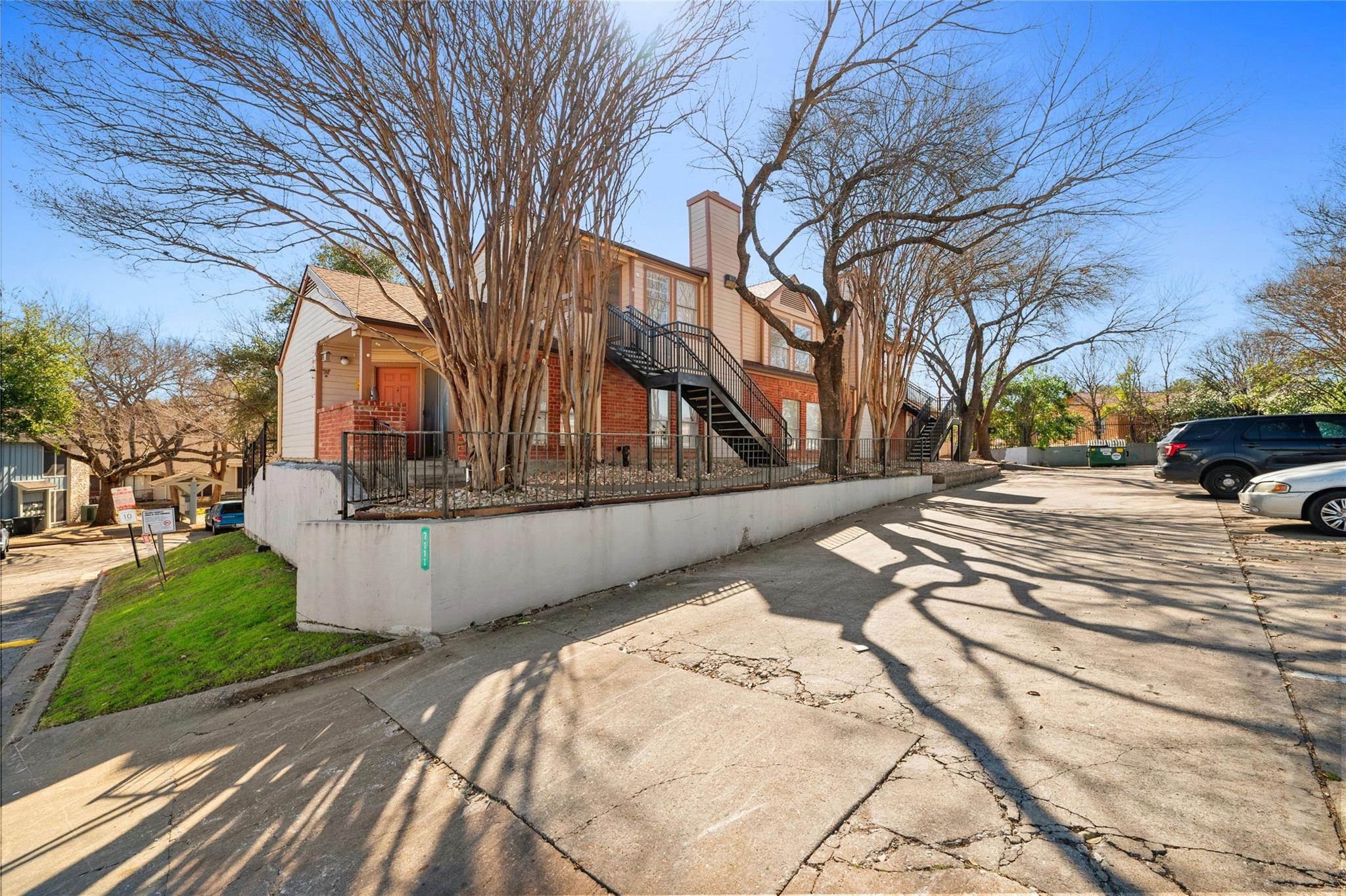 7111 E Highway 290 None E Property Photo 2