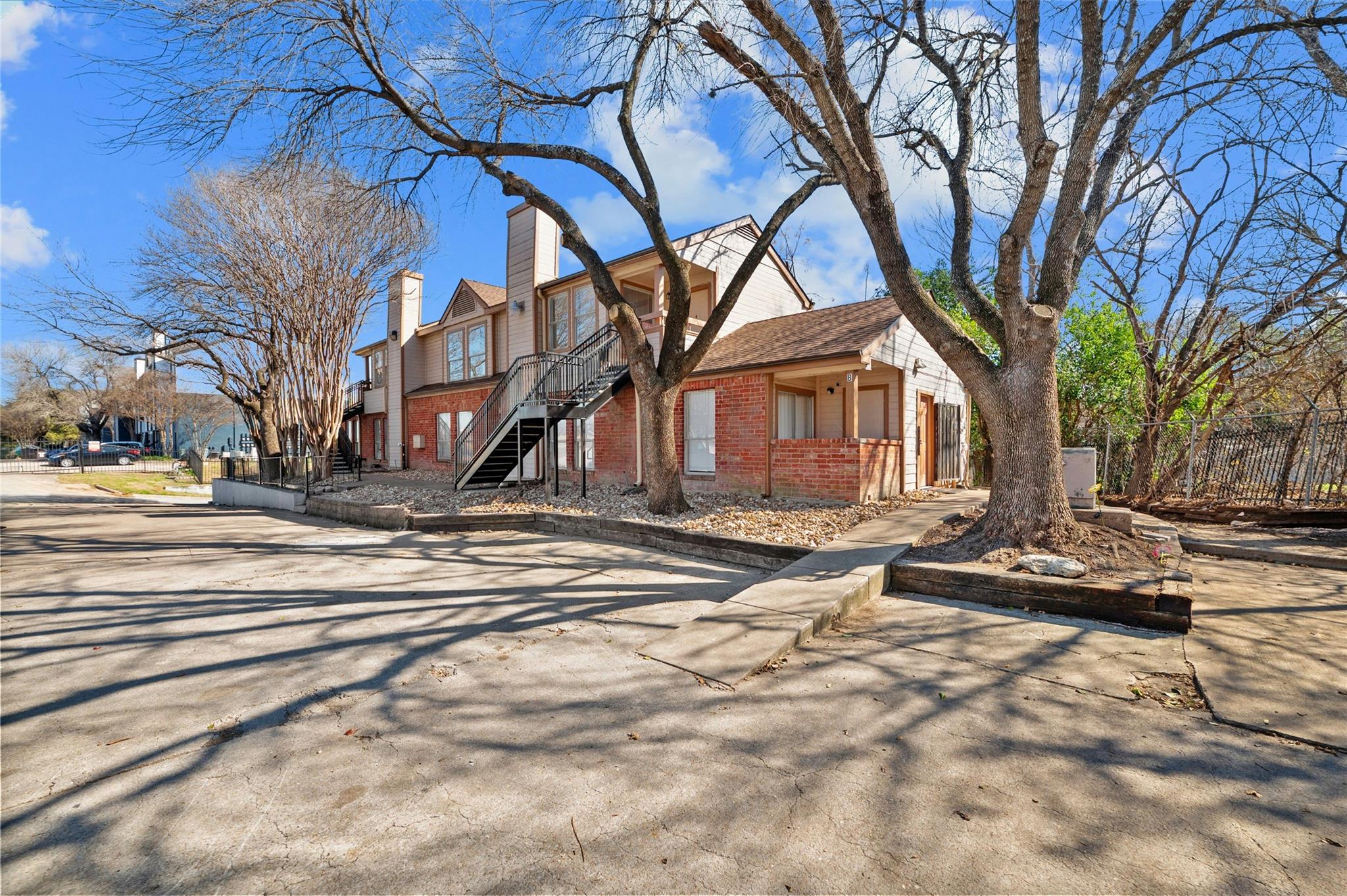7111 E Highway 290 None E Property Photo 3