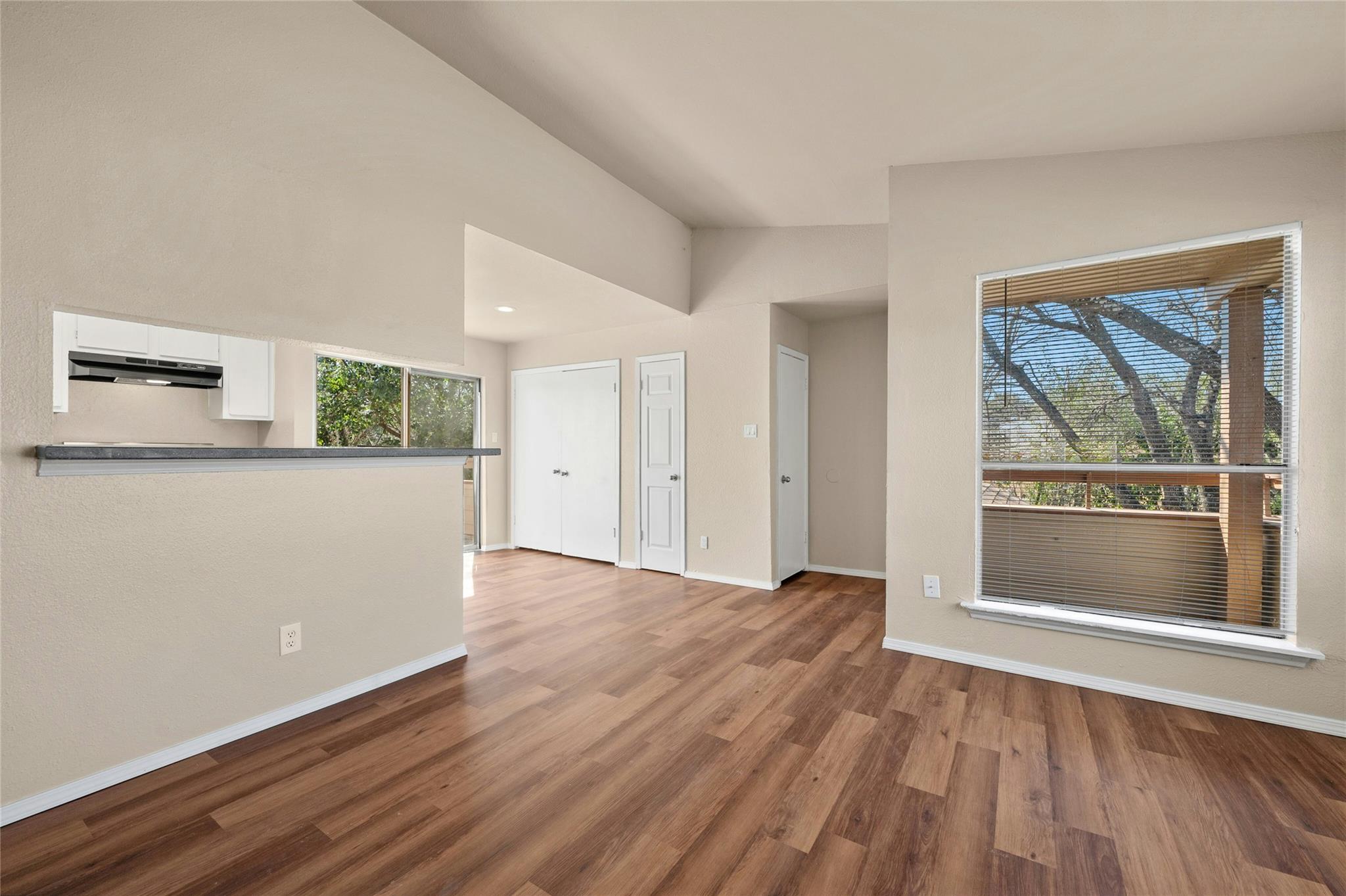 7111 E Highway 290 None E Property Photo 4