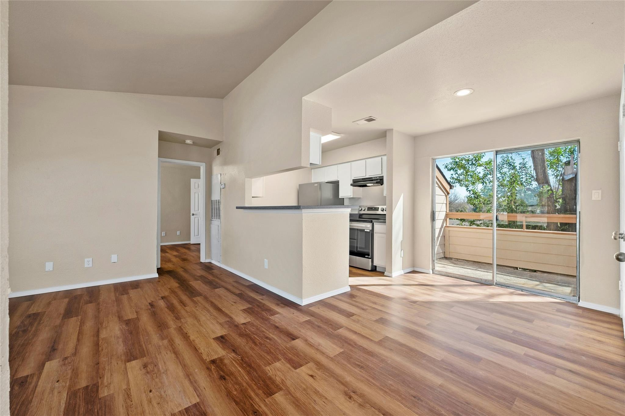 7111 E Highway 290 None E Property Photo 5