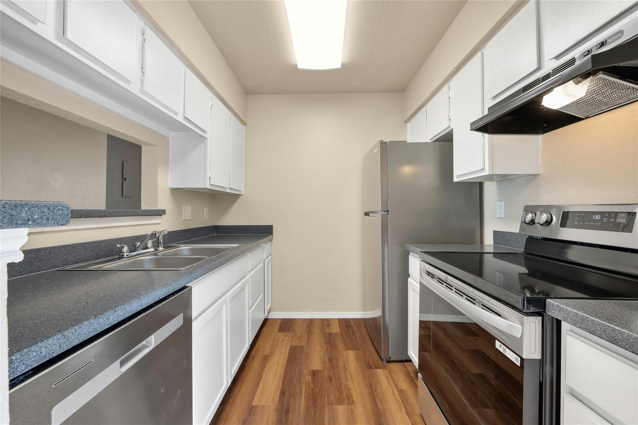 7111 E Highway 290 None E Property Photo 11