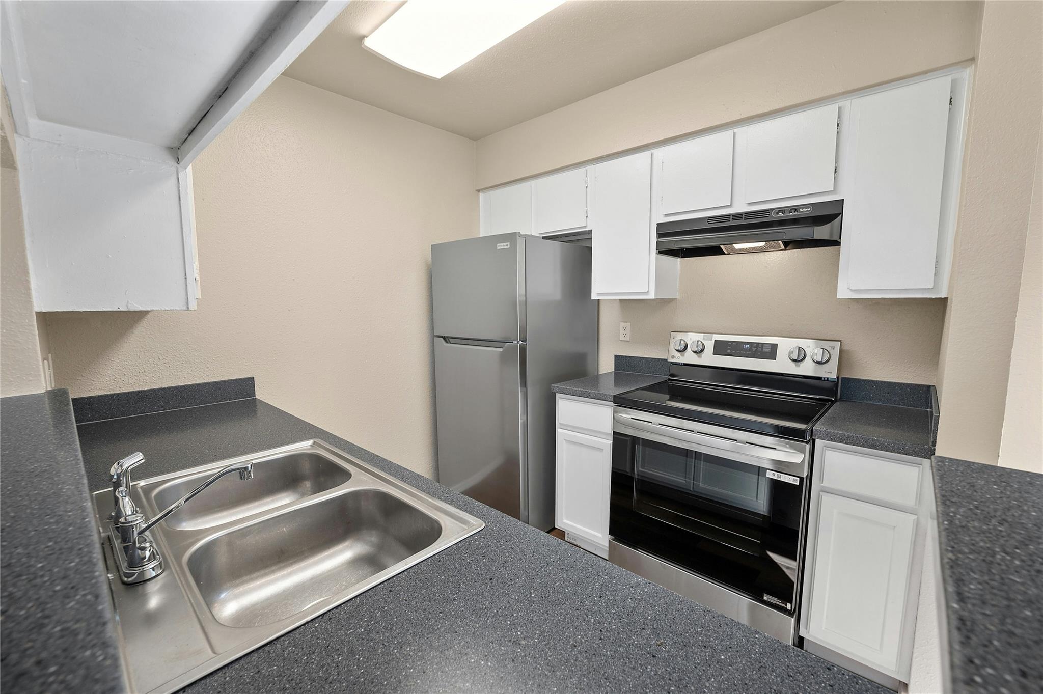 7111 E Highway 290 None E Property Photo 13