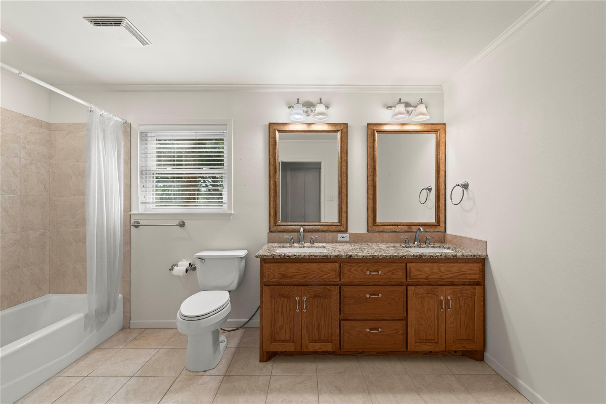 700 Shanklin Rd Property Photo 12