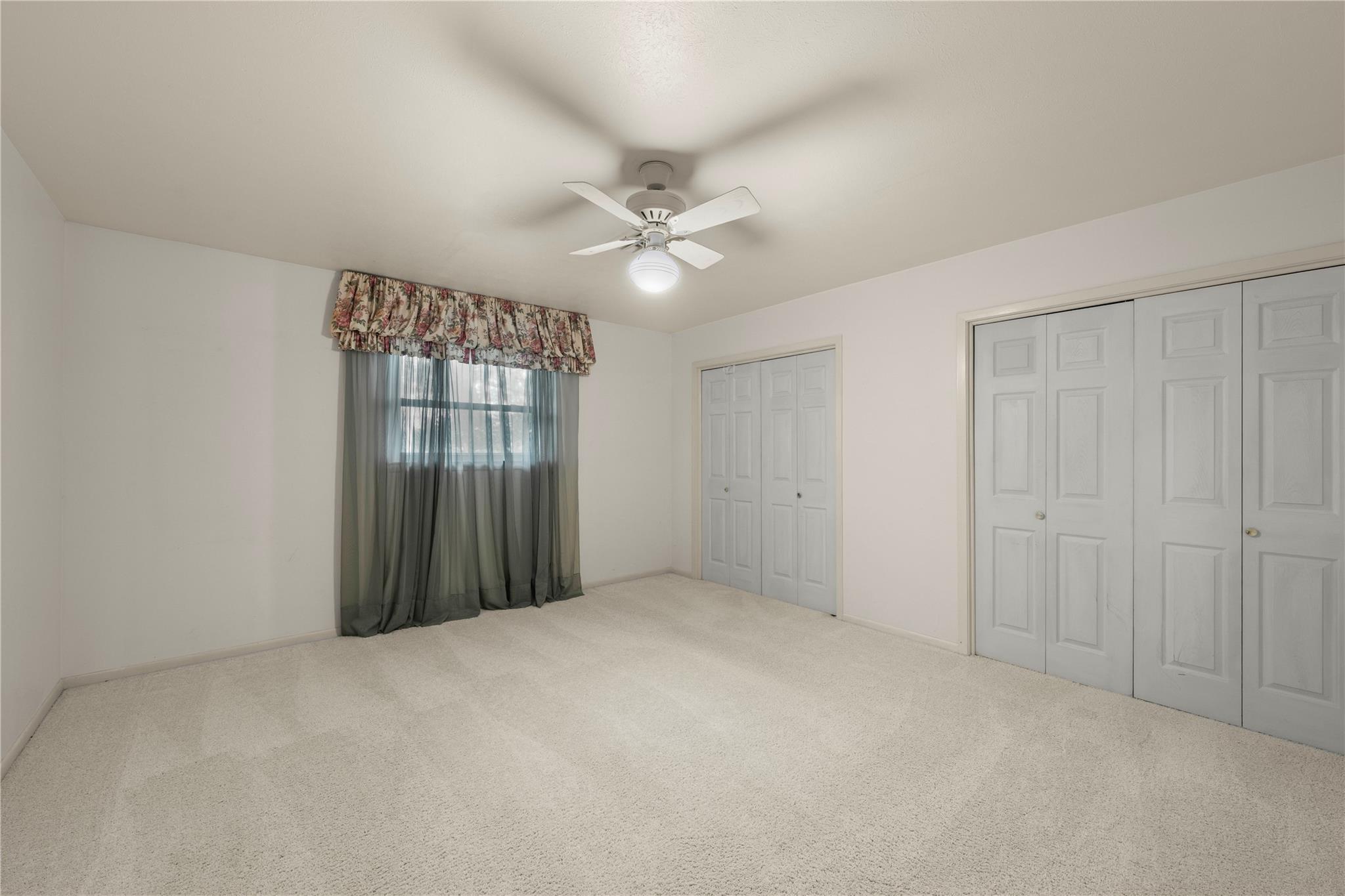700 Shanklin Rd Property Photo 16