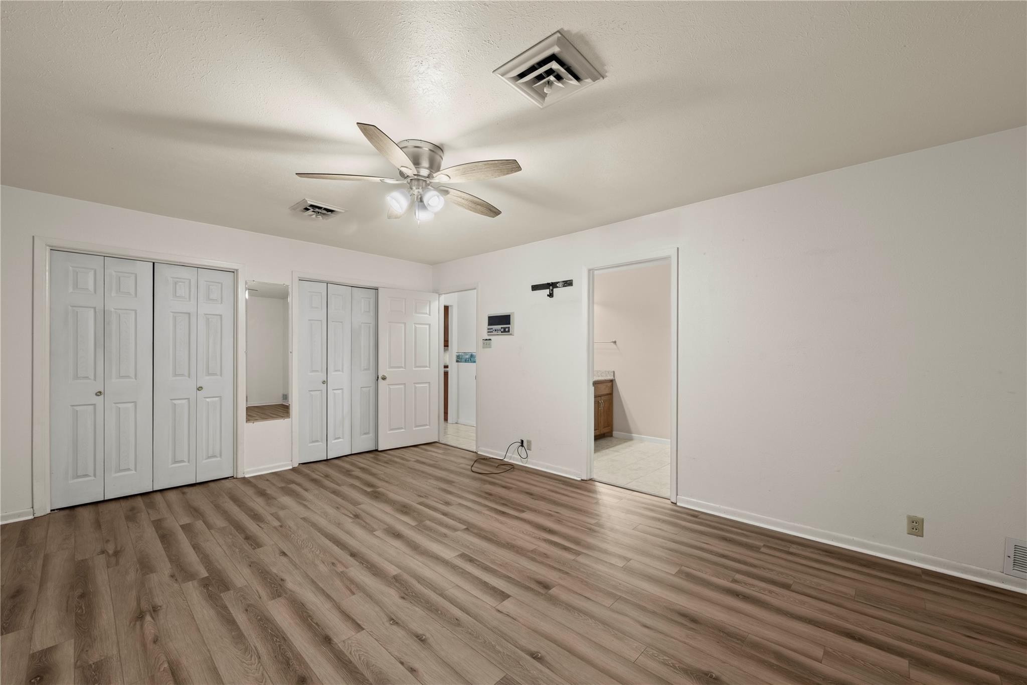 700 Shanklin Rd Property Photo 22