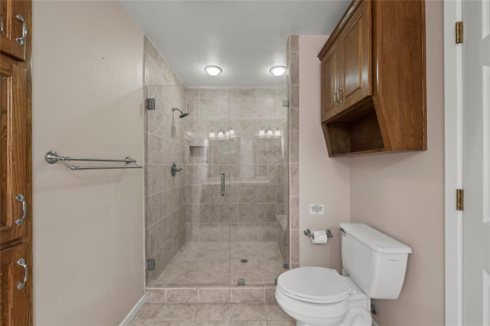 700 Shanklin Rd Property Photo 24