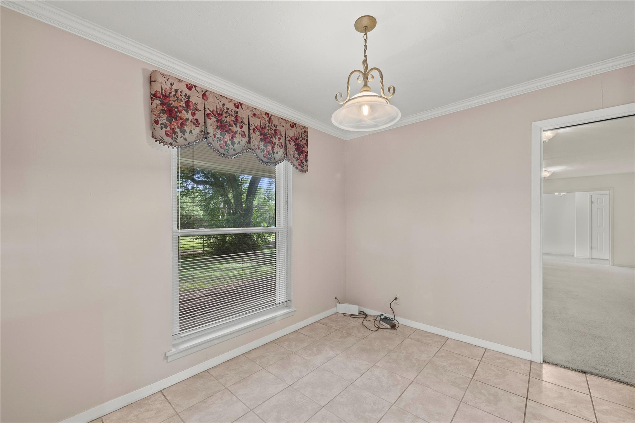 700 Shanklin Rd Property Photo 28
