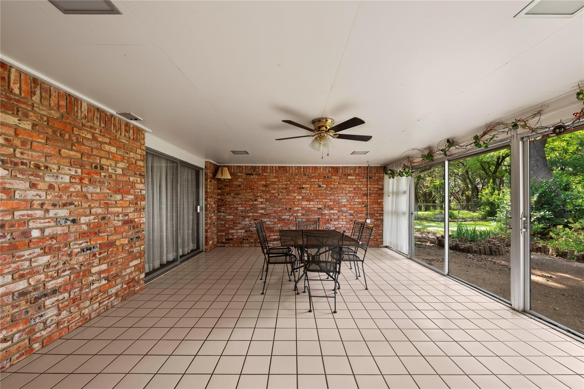 700 Shanklin Rd Property Photo 34