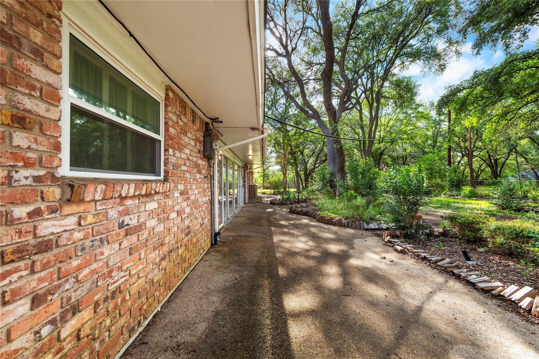 700 Shanklin Rd Property Photo 35