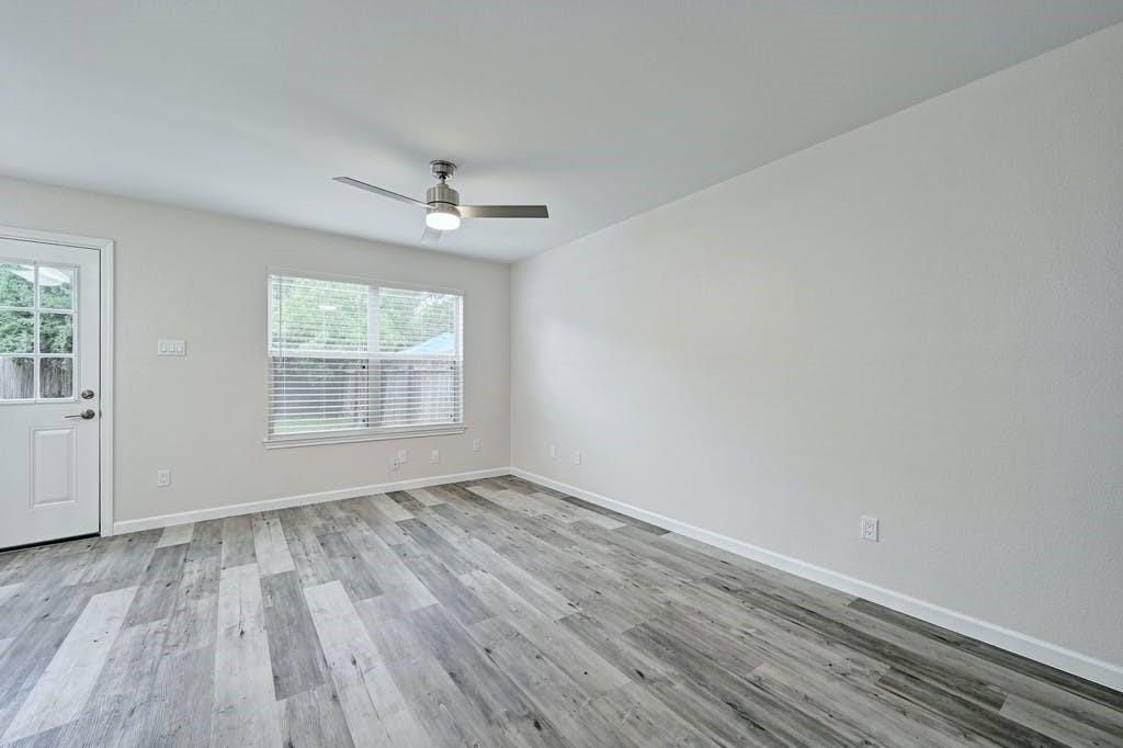 2320 Riddle Rd #a Property Photo 6