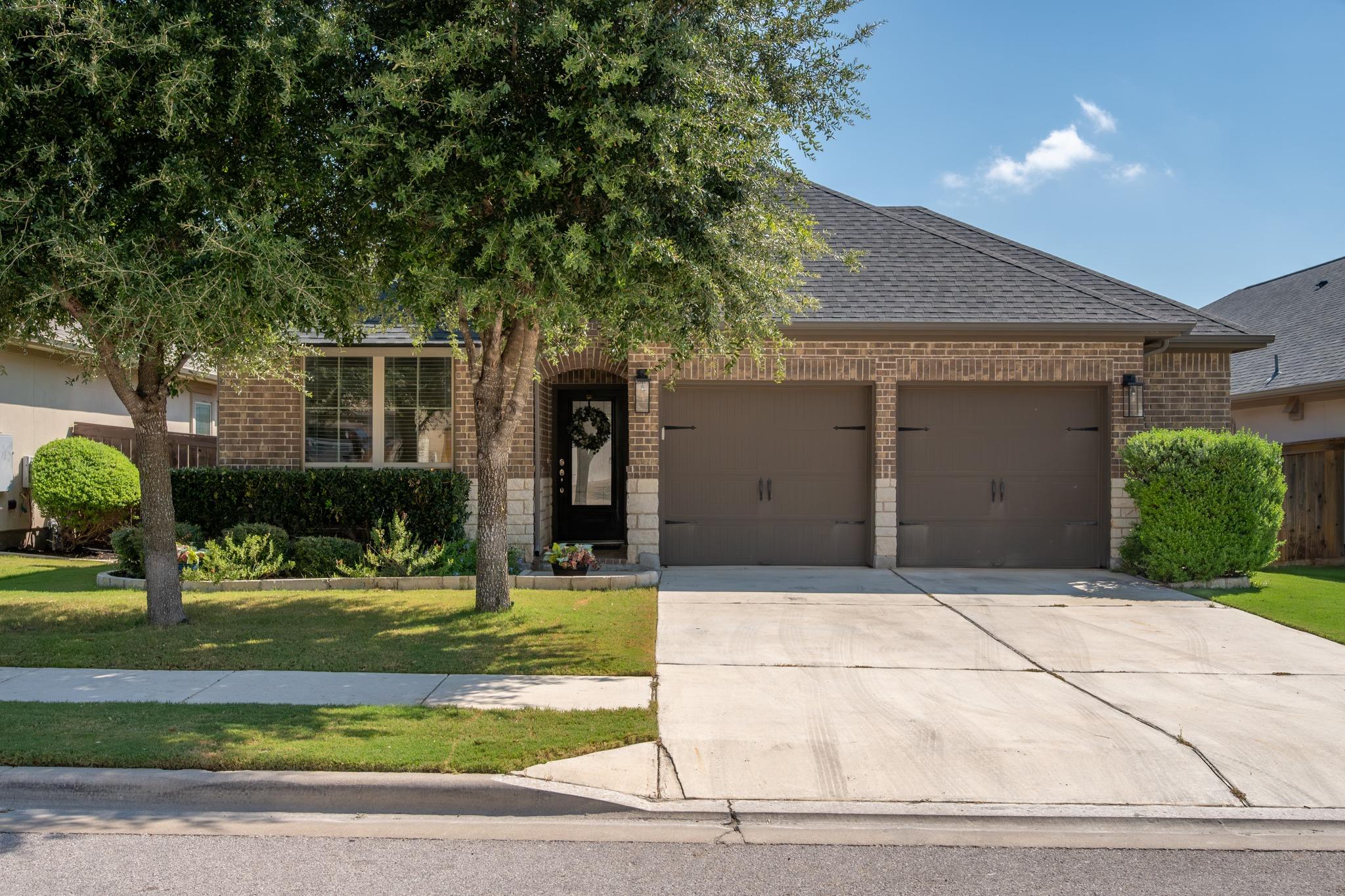 2404 Brook Crest Way Property Photo 1