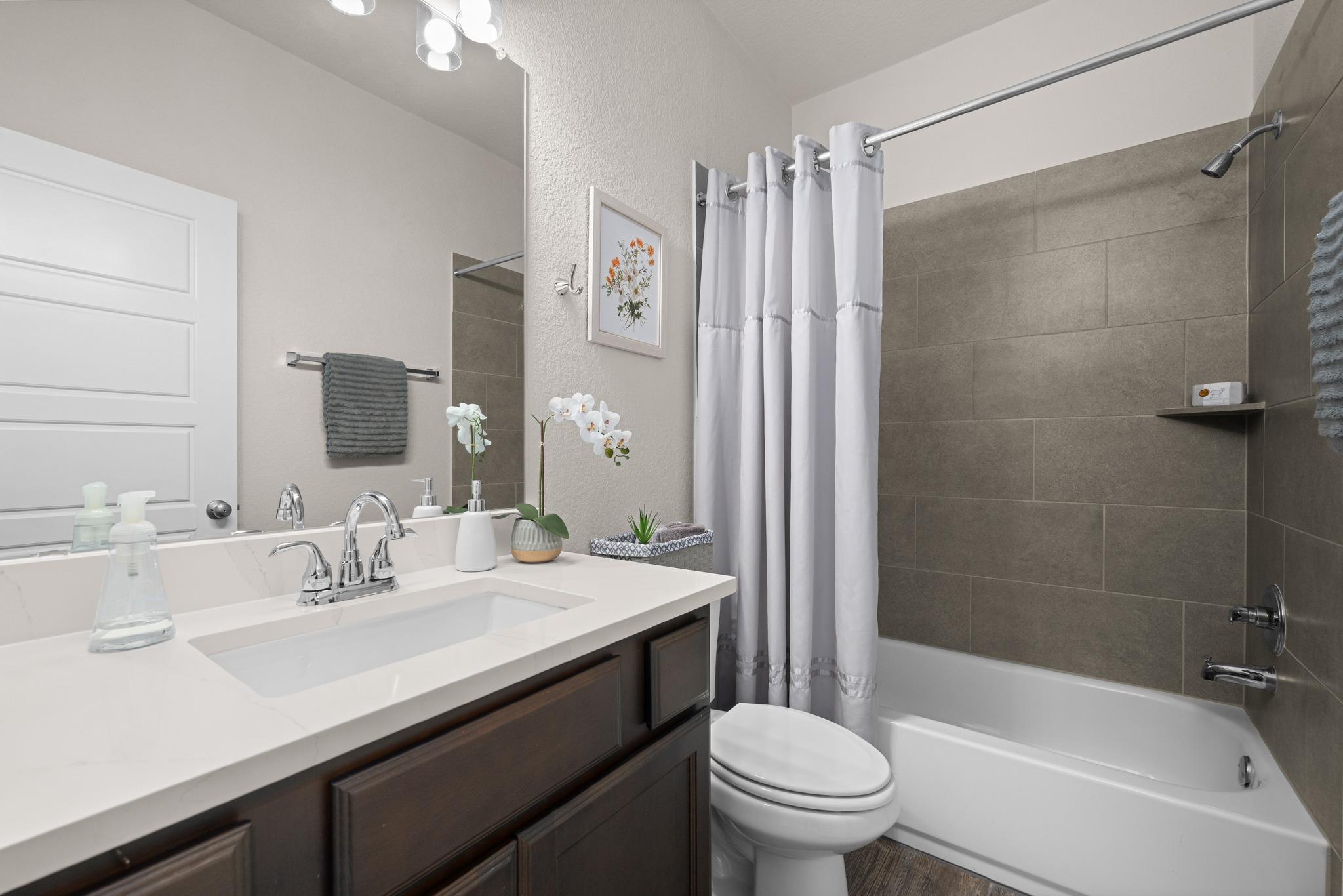 2404 Brook Crest Way Property Photo 19