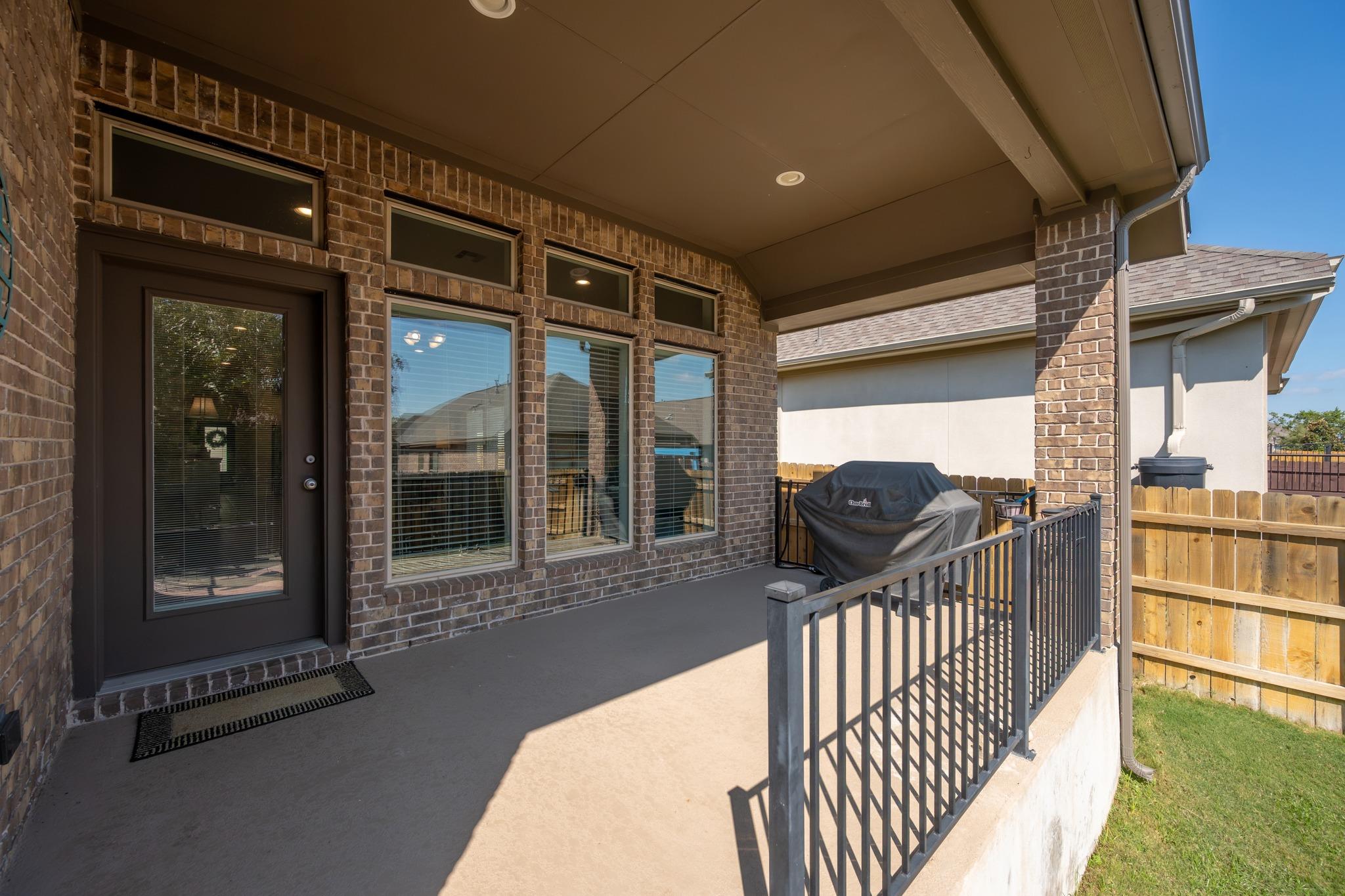 2404 Brook Crest Way Property Photo 23