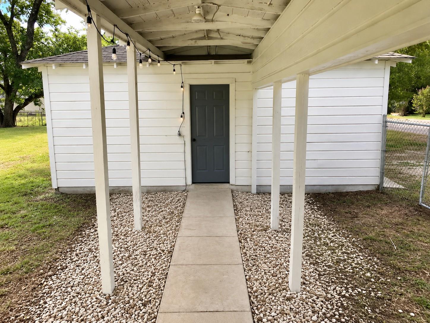 940 Plum St Property Photo 4