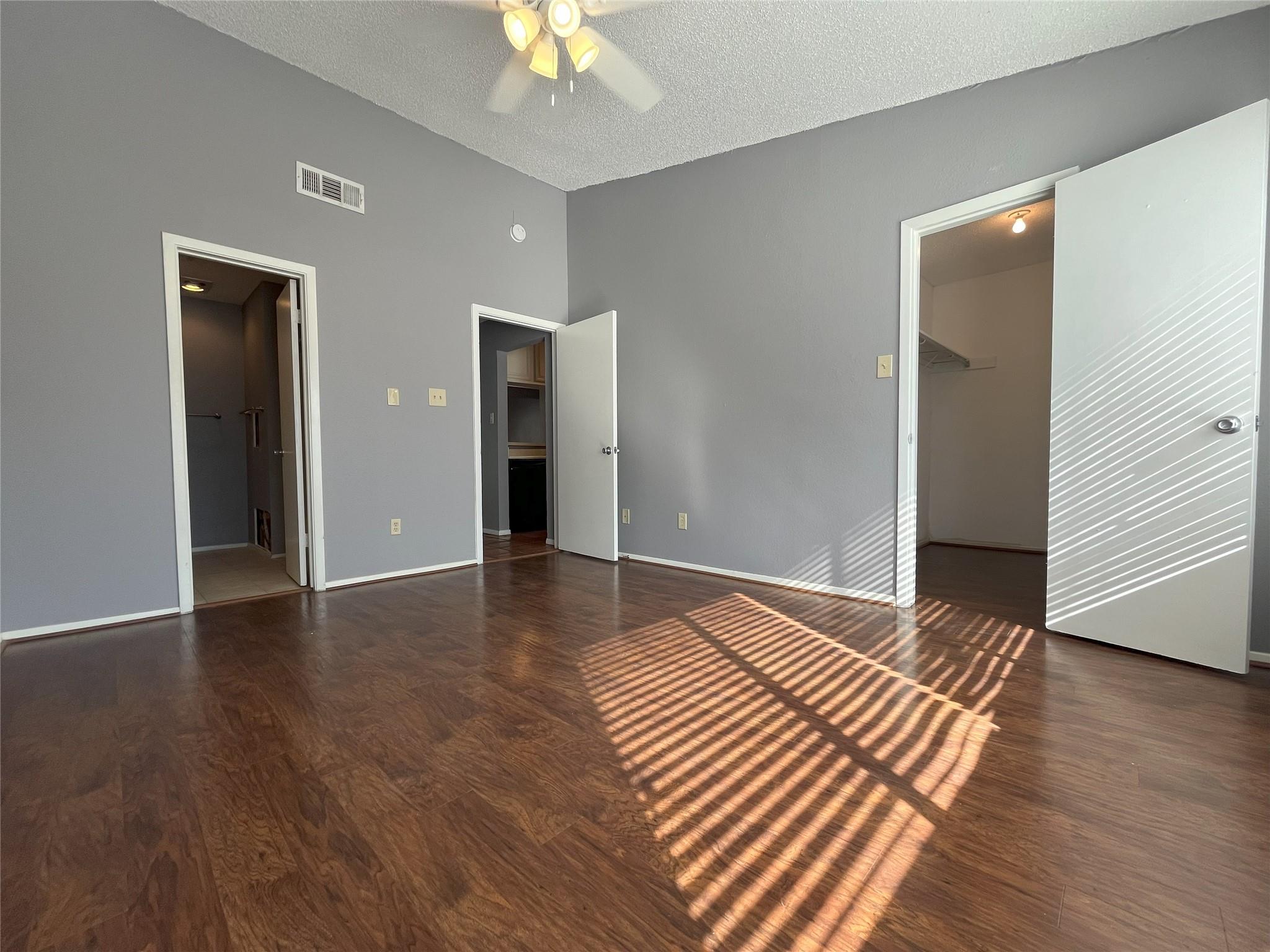 806 W 24th St #303 Property Photo 8