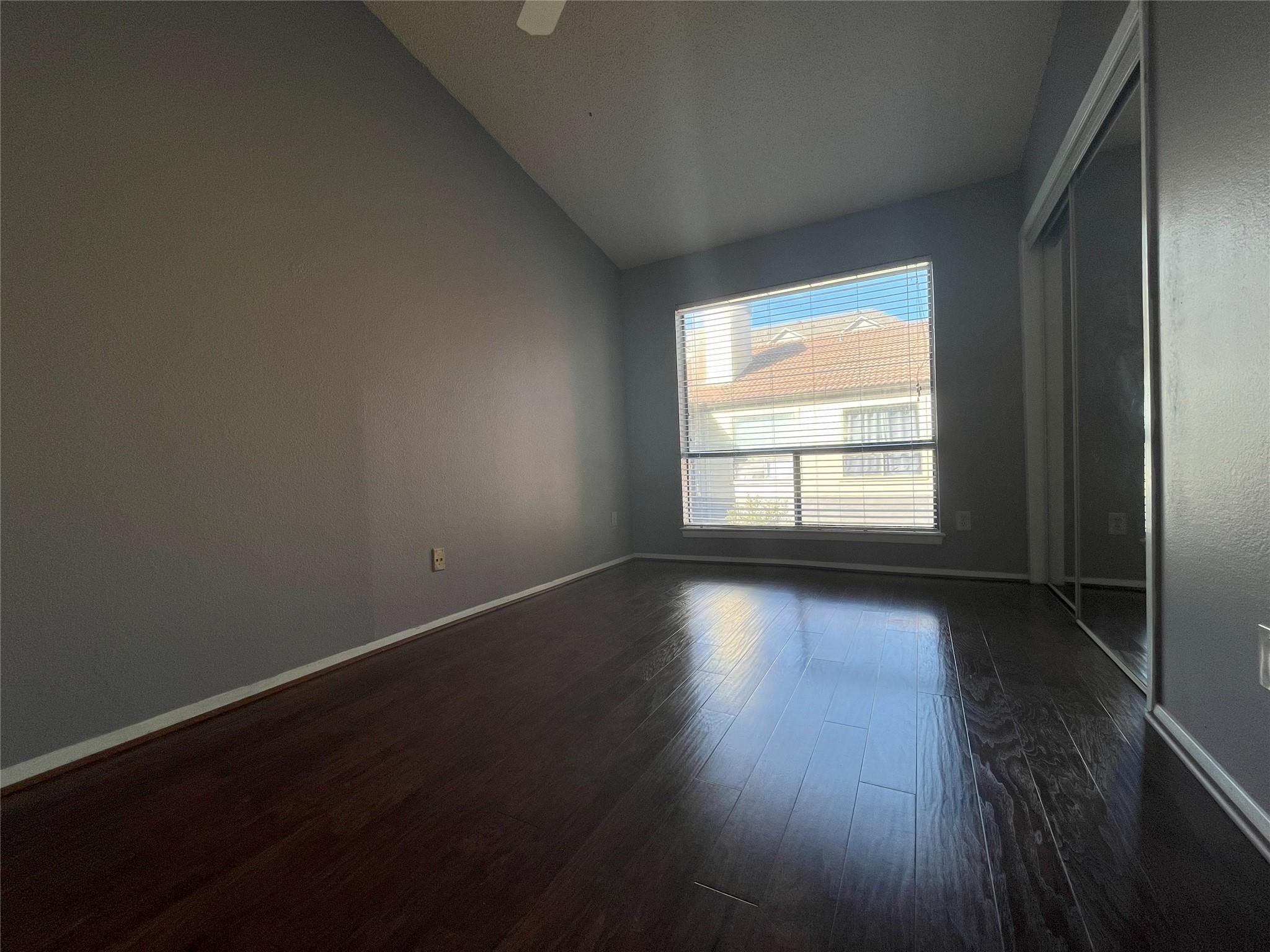 806 W 24th St #303 Property Photo 10