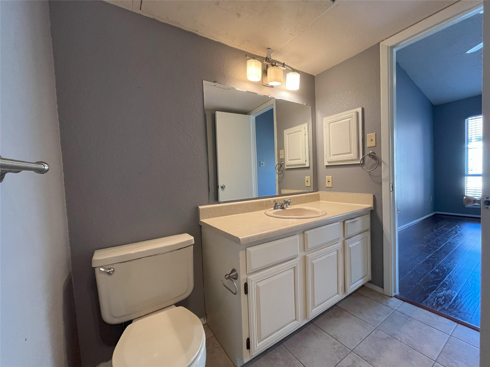 806 W 24th St #303 Property Photo 14