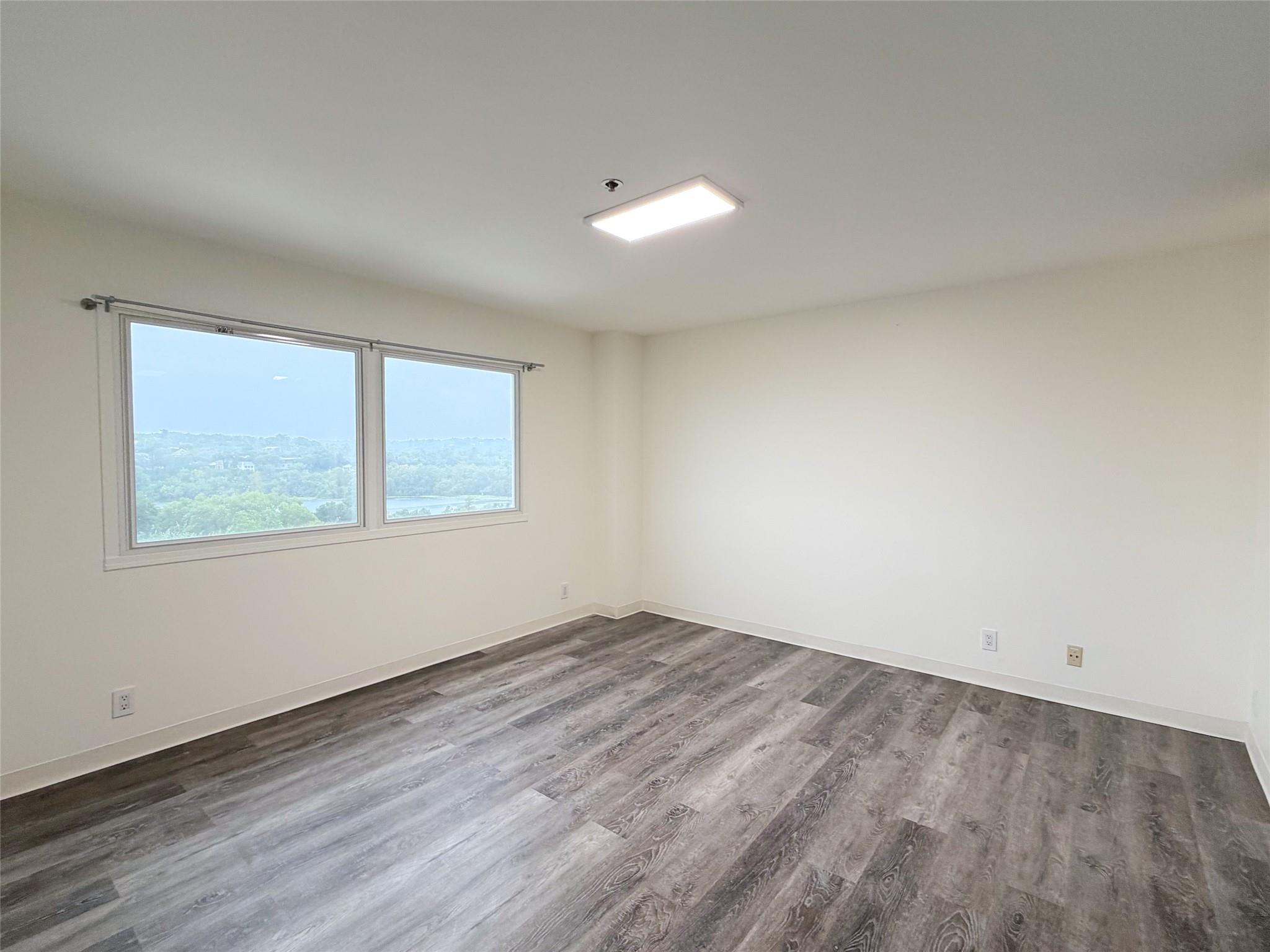 40 N Interstate 35 None #8d4 Property Photo 6