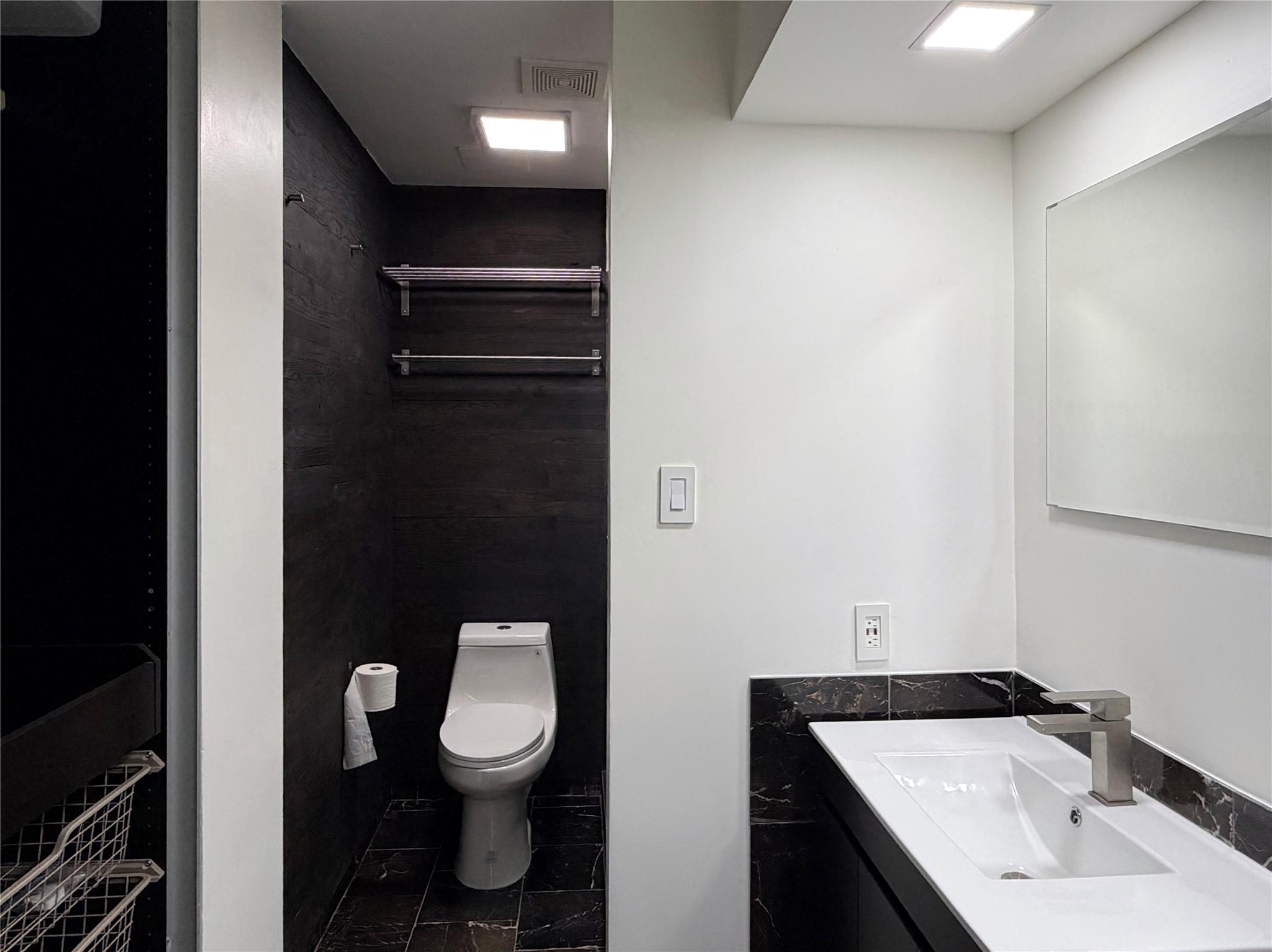 40 N Interstate 35 None #8d4 Property Photo 7