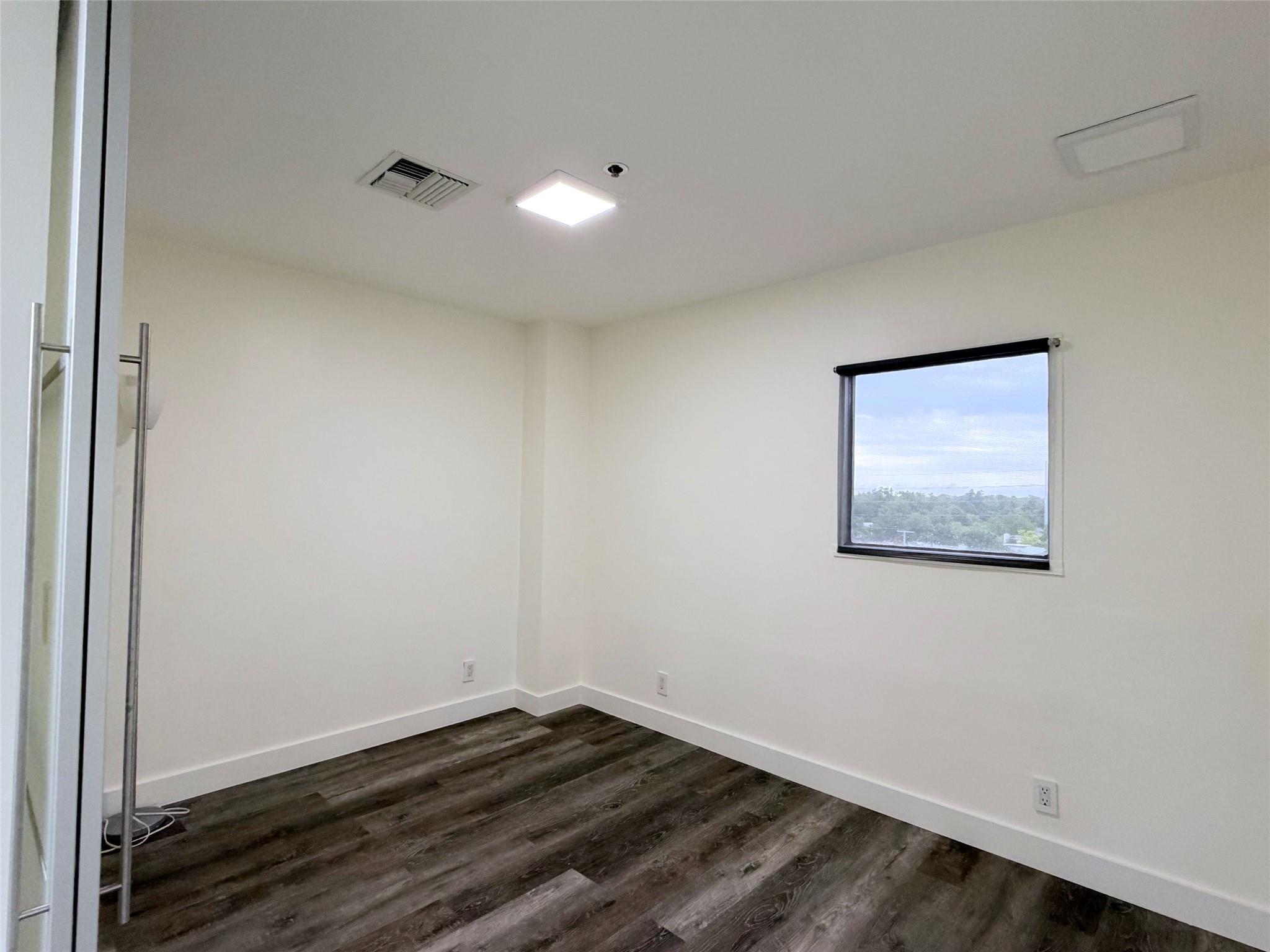 40 N Interstate 35 None #8d4 Property Photo 11
