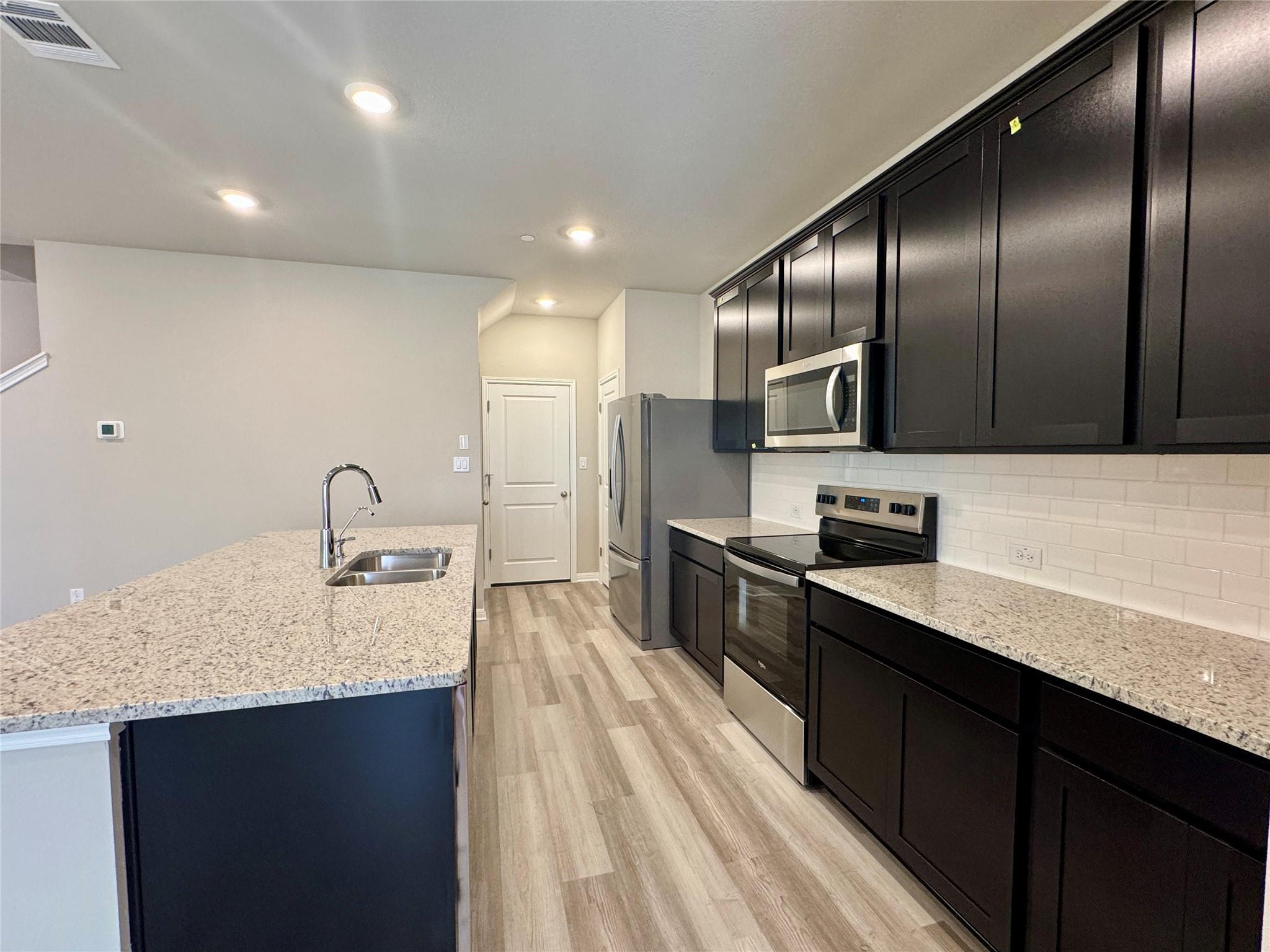 1850 Settlers Glen Dr #1402 Property Photo 9