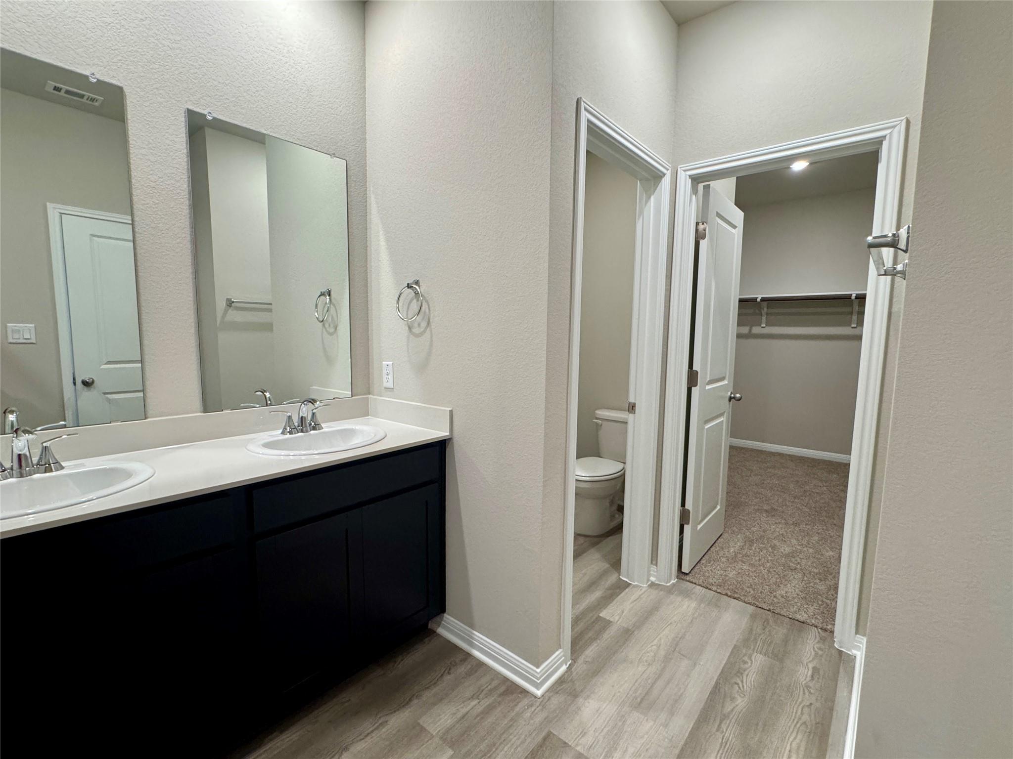 1850 Settlers Glen Dr #1402 Property Photo 17