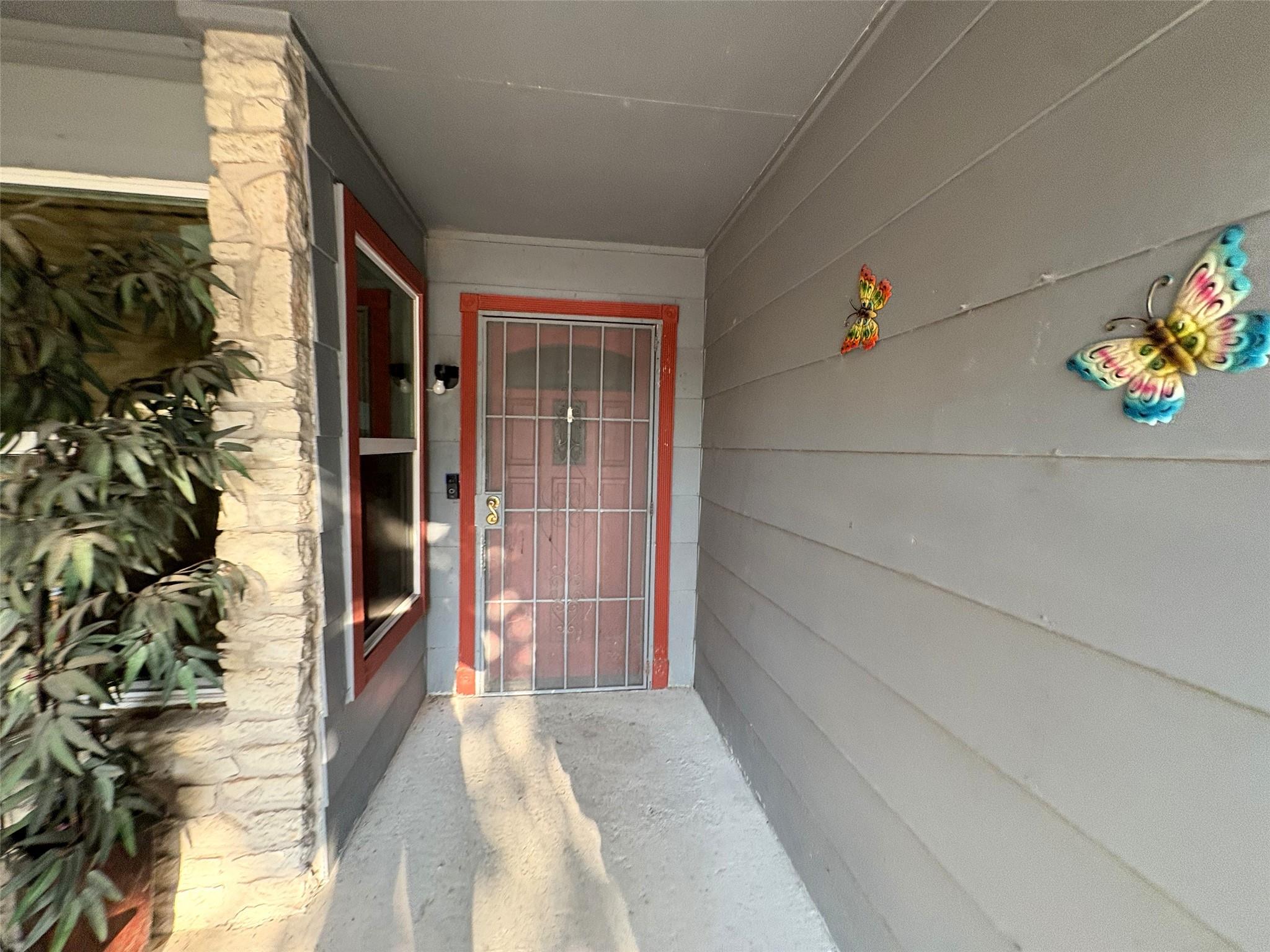 1006 Wisteria Cir Property Photo 3