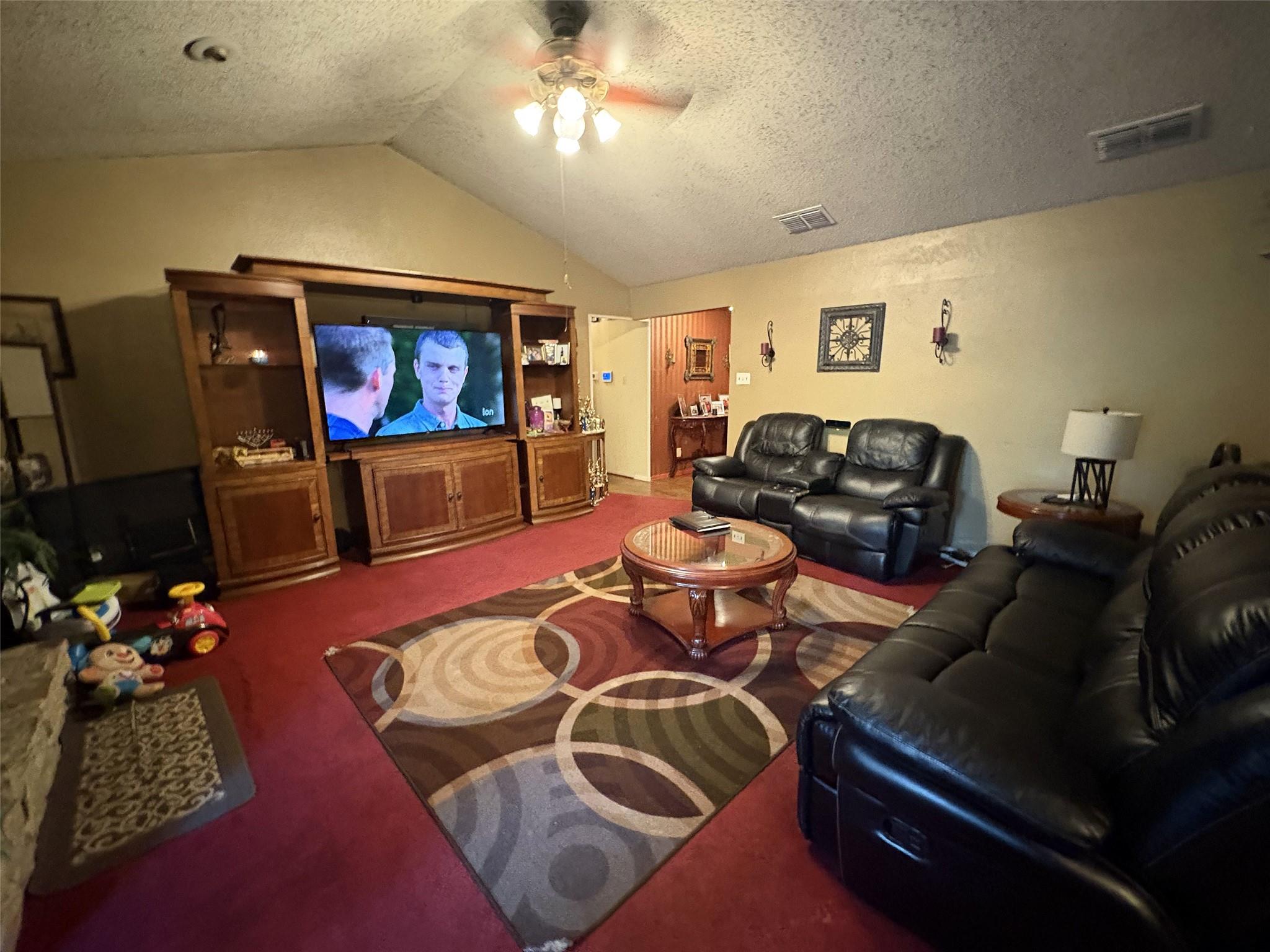 1006 Wisteria Cir Property Photo 5