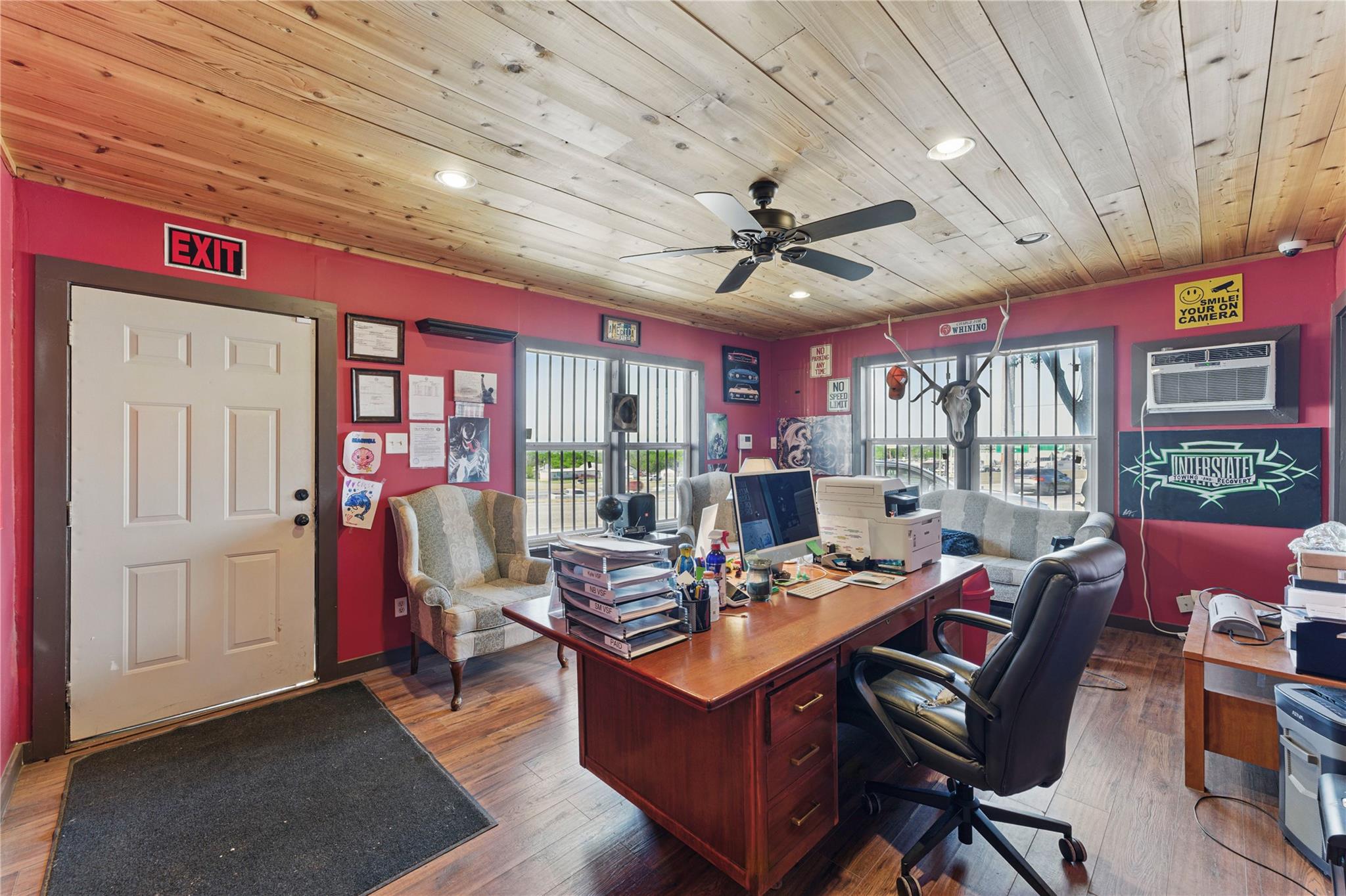 2007 Interstate 35 None S Property Photo 4