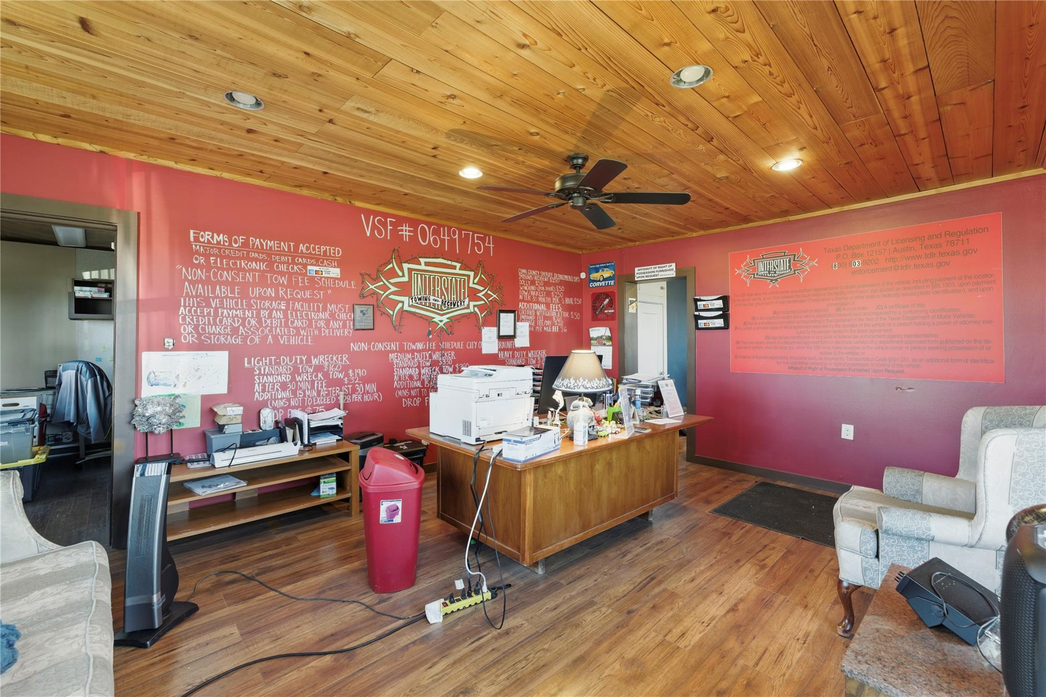 2007 Interstate 35 None S Property Photo 6