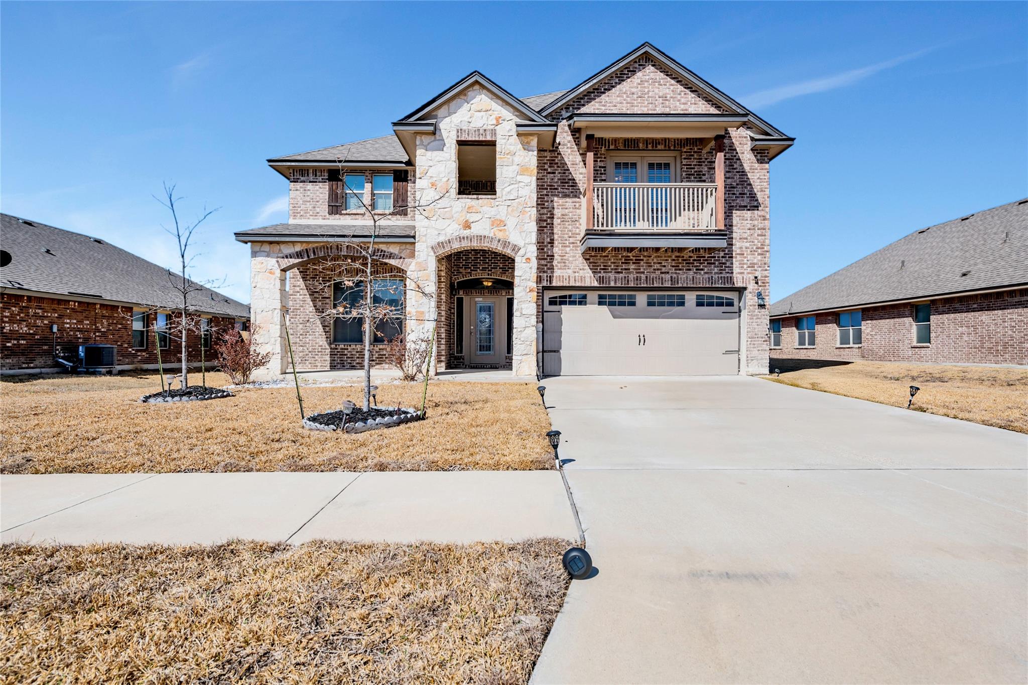 5103 Primavera Ln Property Photo 1