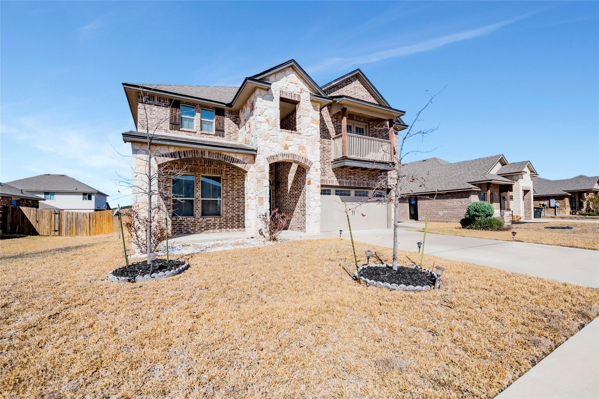 5103 Primavera Ln Property Photo 2
