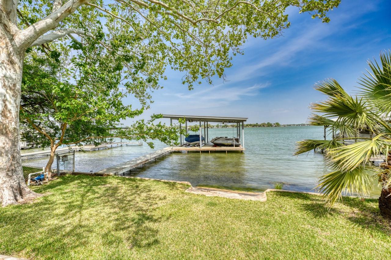 407 W Lakeshore Dr Property Photo 18