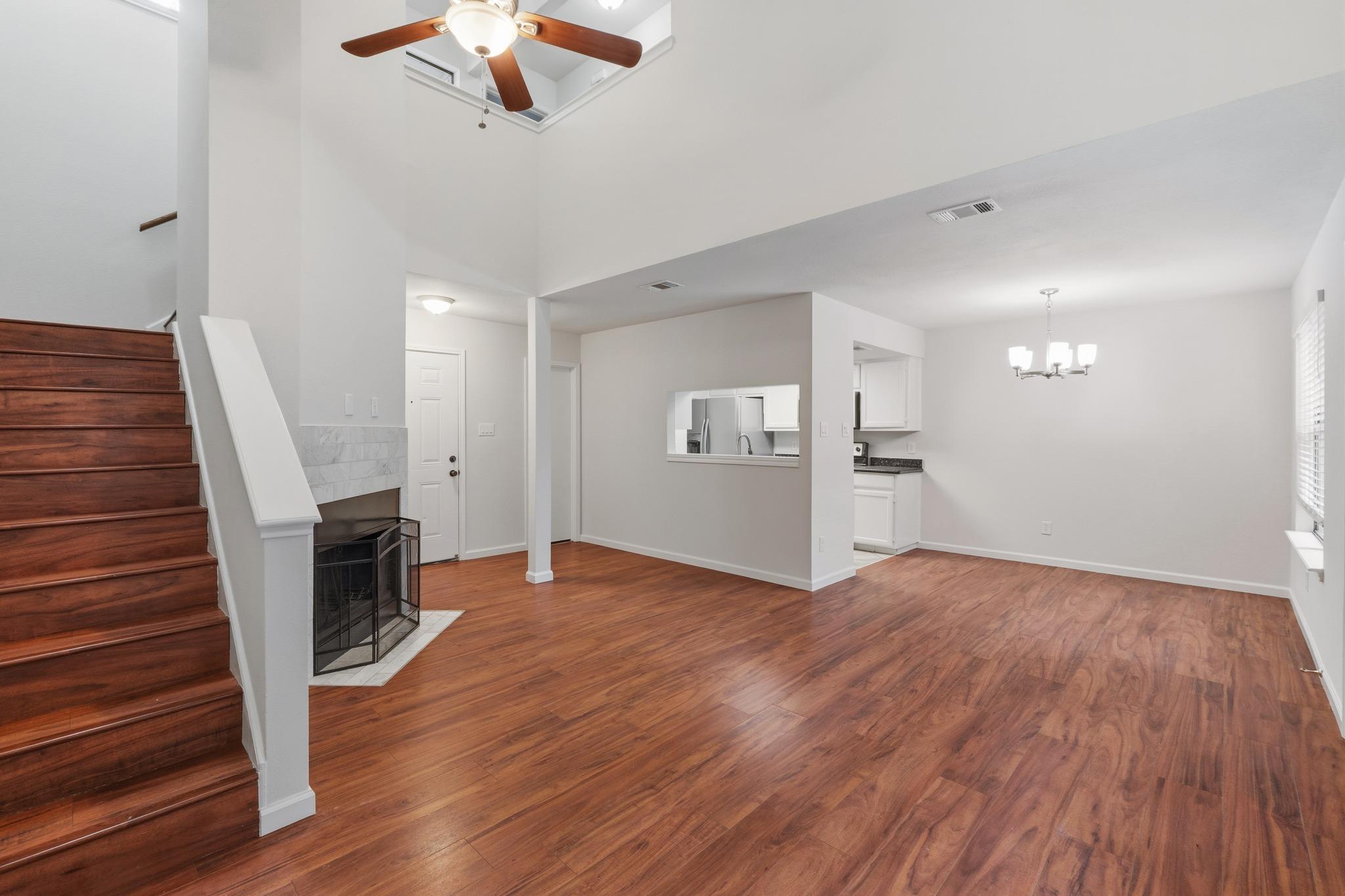 512 Eberhart Ln #1402 Property Photo 8