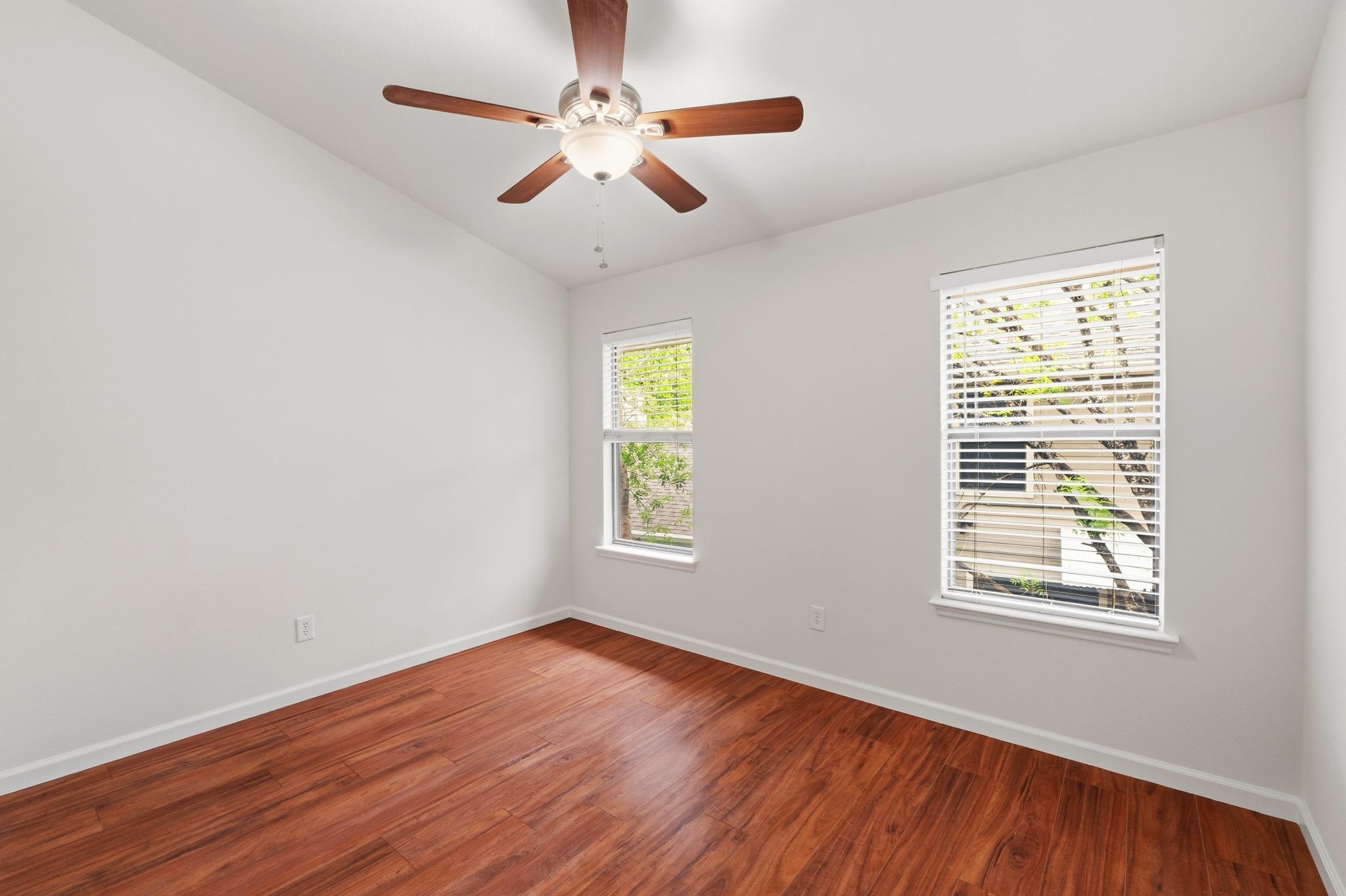 512 Eberhart Ln #1402 Property Photo 11