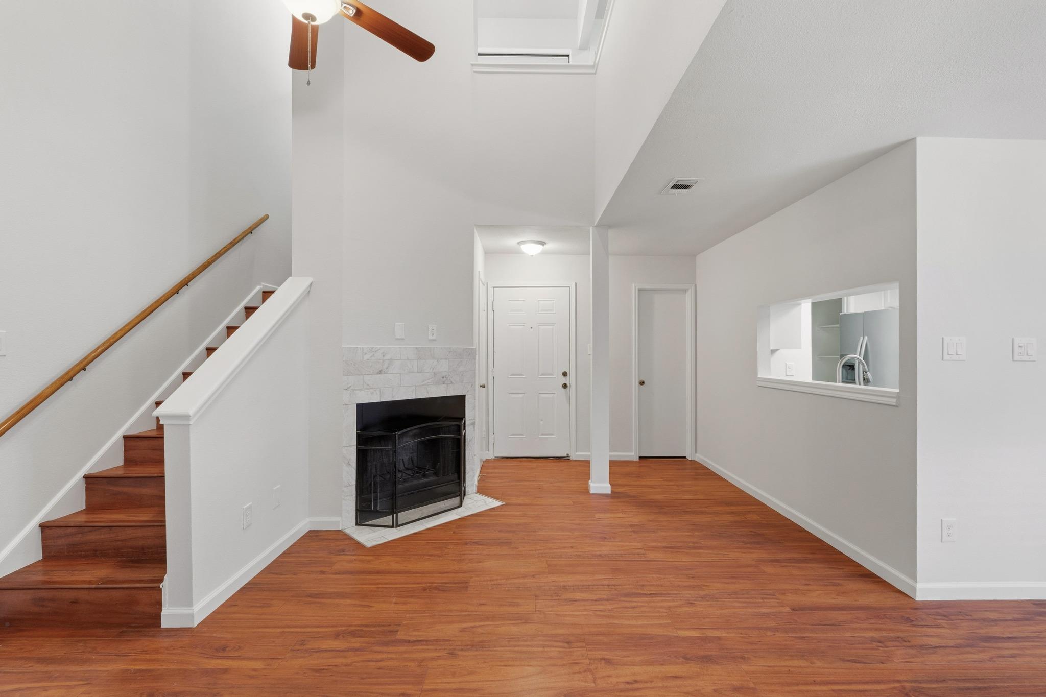 512 Eberhart Ln #1402 Property Photo 14