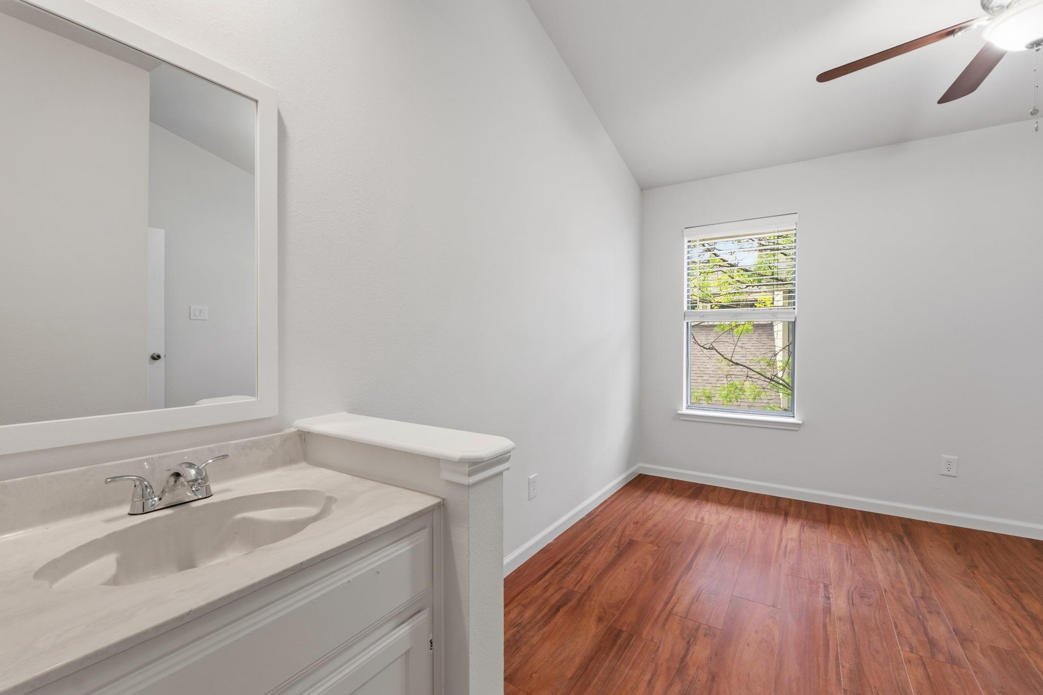 512 Eberhart Ln #1402 Property Photo 22