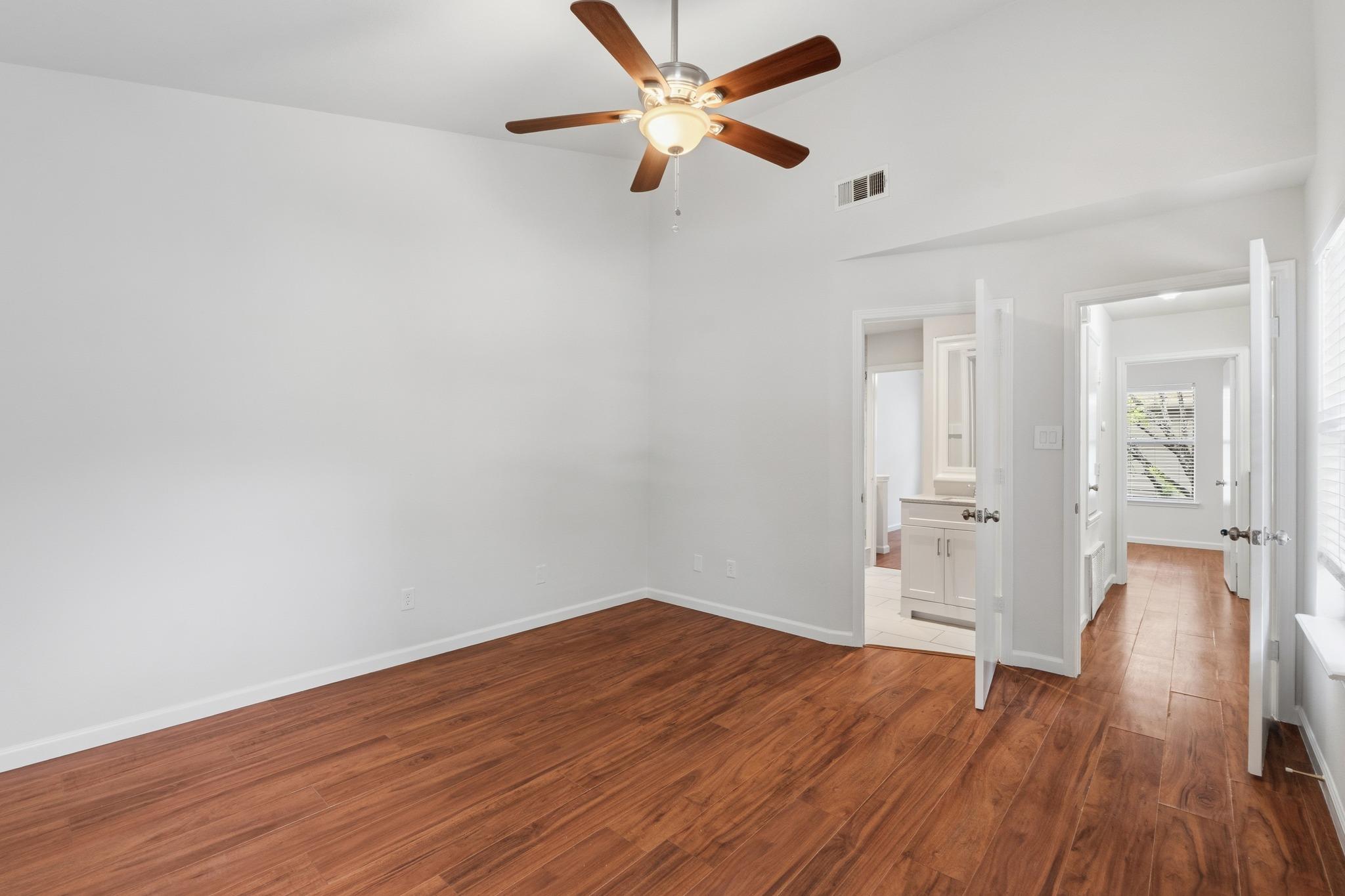 512 Eberhart Ln #1402 Property Photo 26