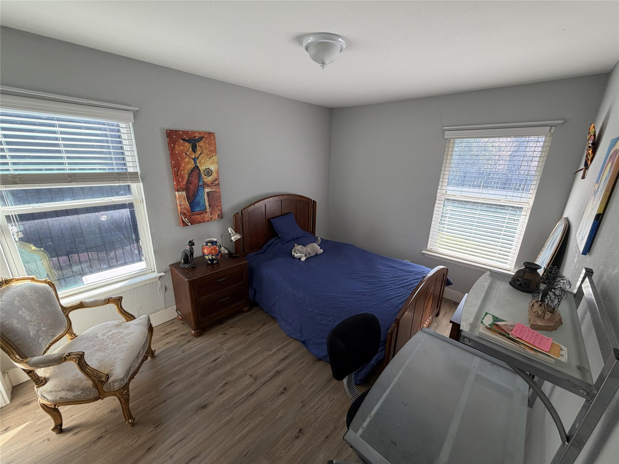 809 Sussex Dr Property Photo 8