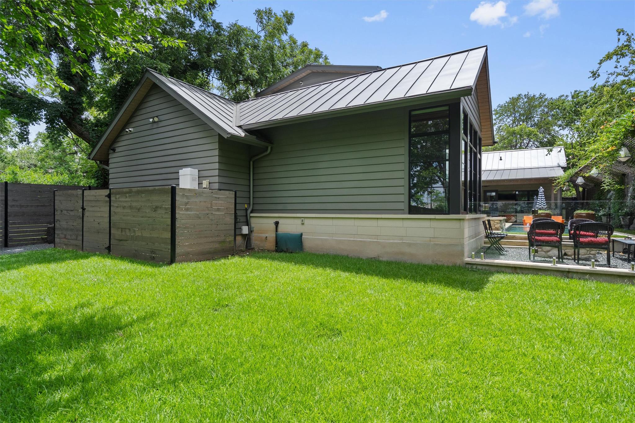 1175 San Bernard St Property Photo 30