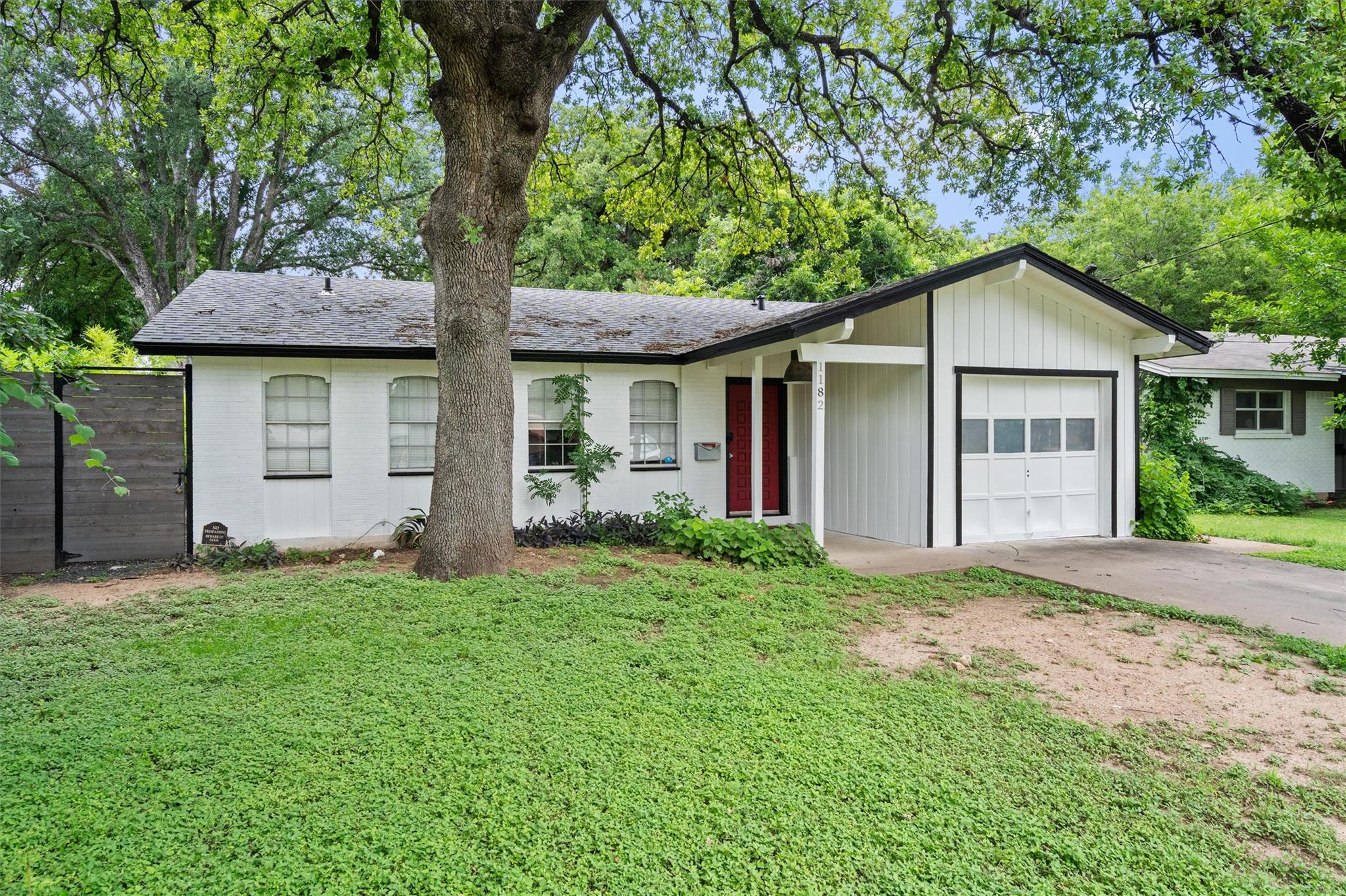 1175 San Bernard St Property Photo 32