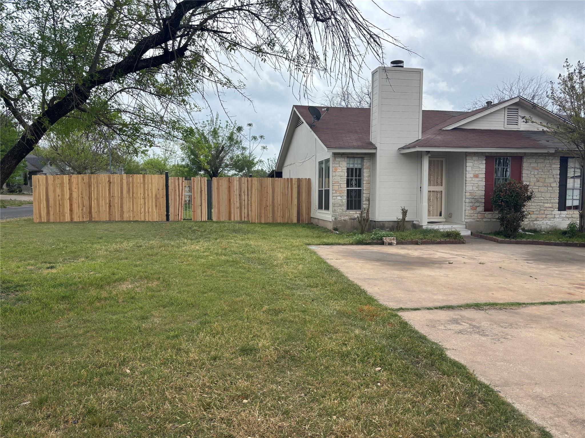 10309 Annie Oakley Trl A Property Photo 1