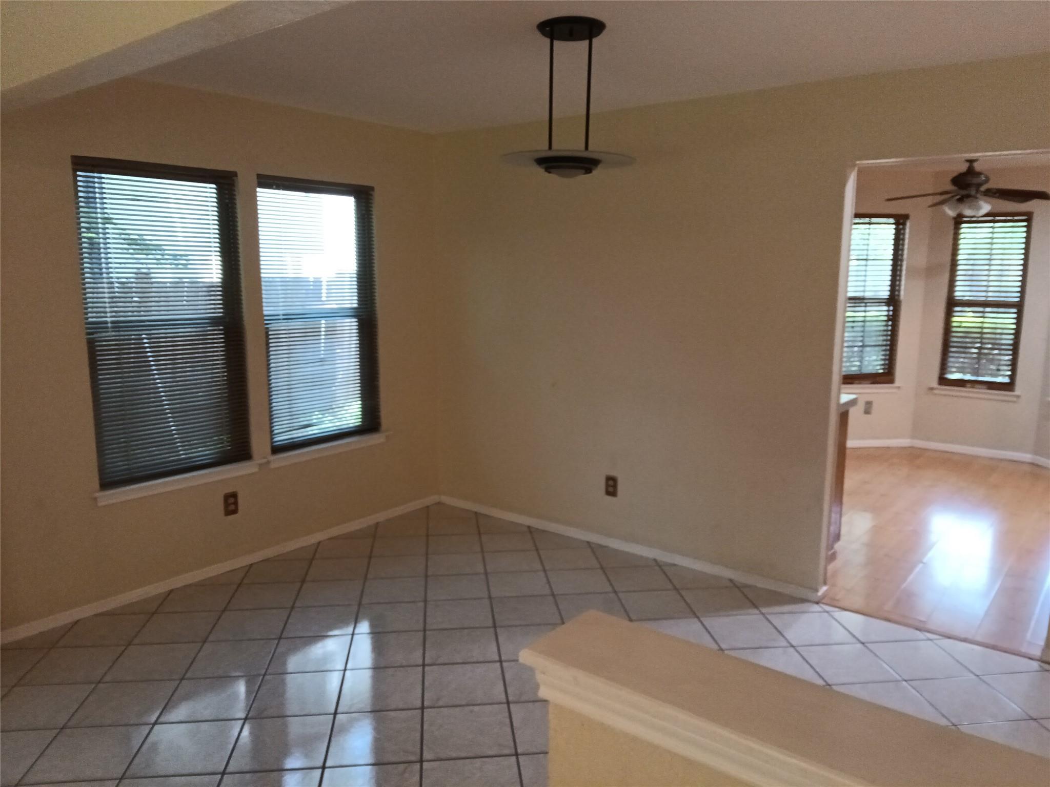 514 Maple Run Property Photo 5