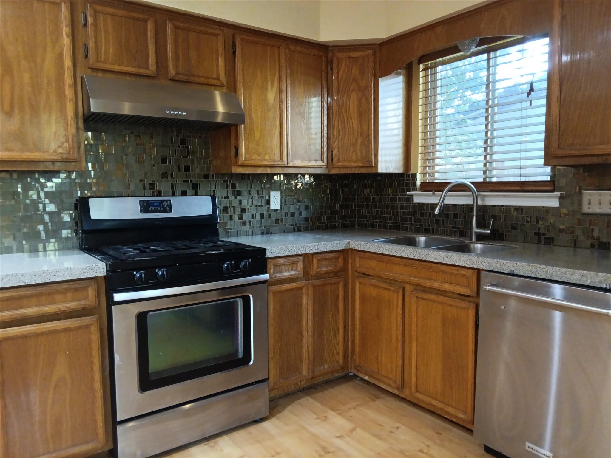 514 Maple Run Property Photo 6